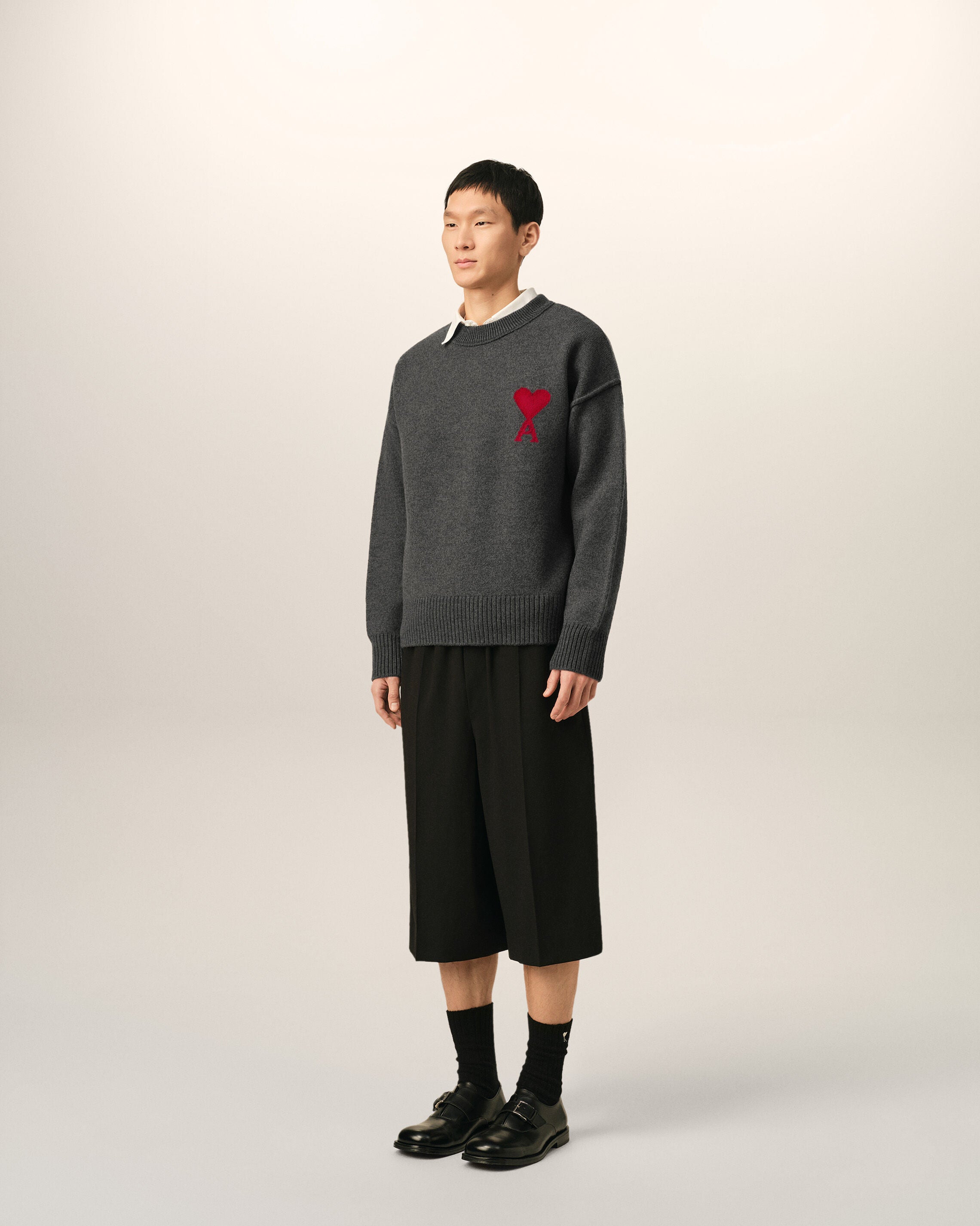 Grey crewneck wool sweater with Ami de Coeur - 6