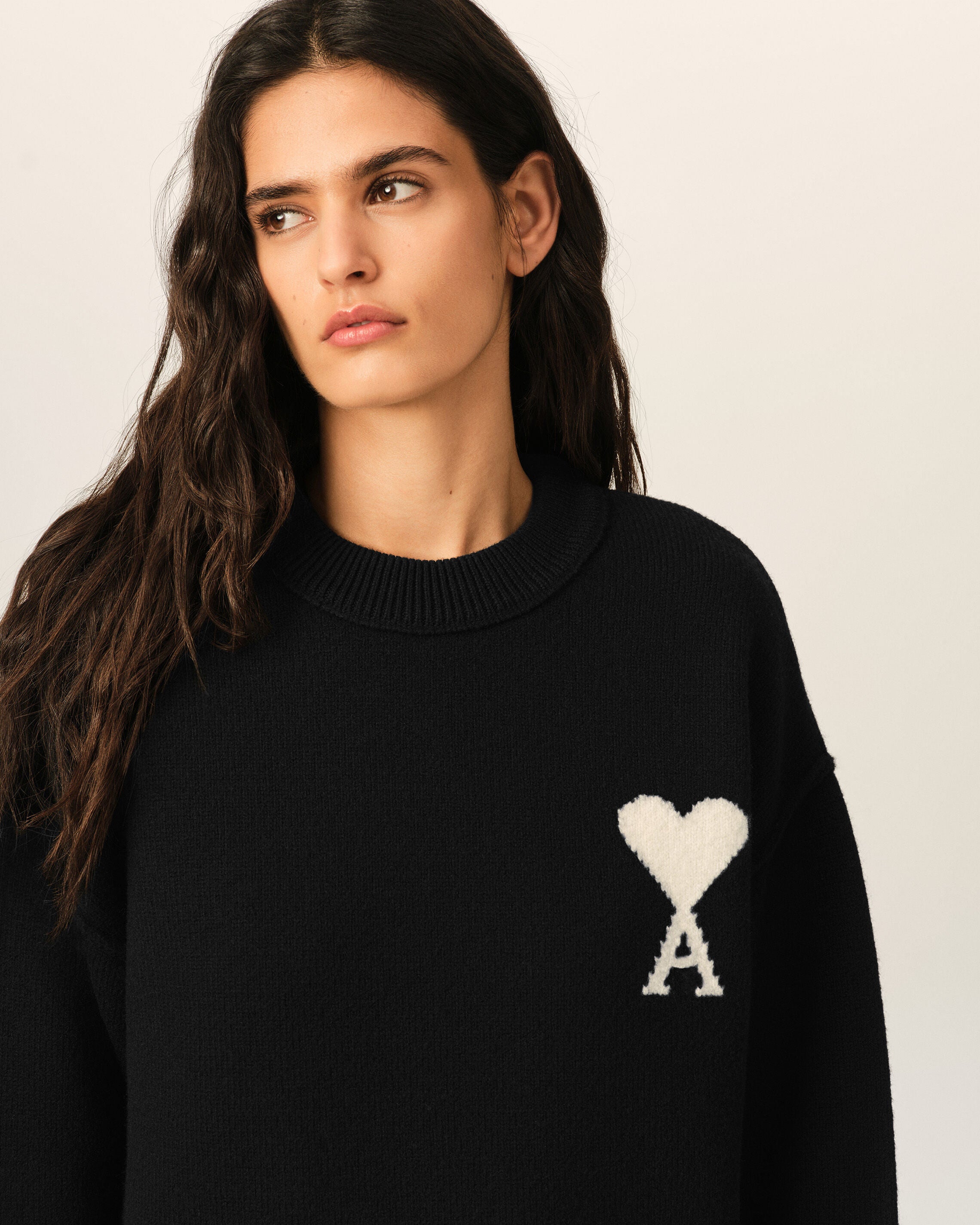 Black crewneck wool sweater with Ami de Coeur - 10