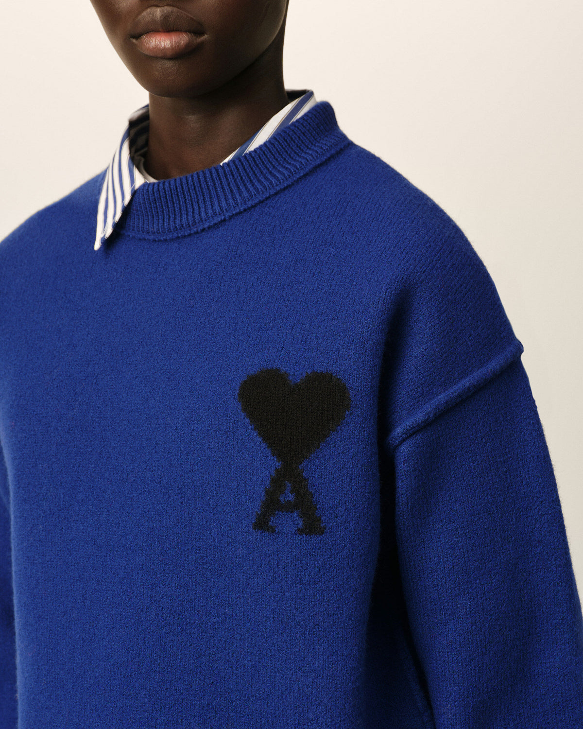 Blue crewneck wool sweater with Ami de Coeur - 10