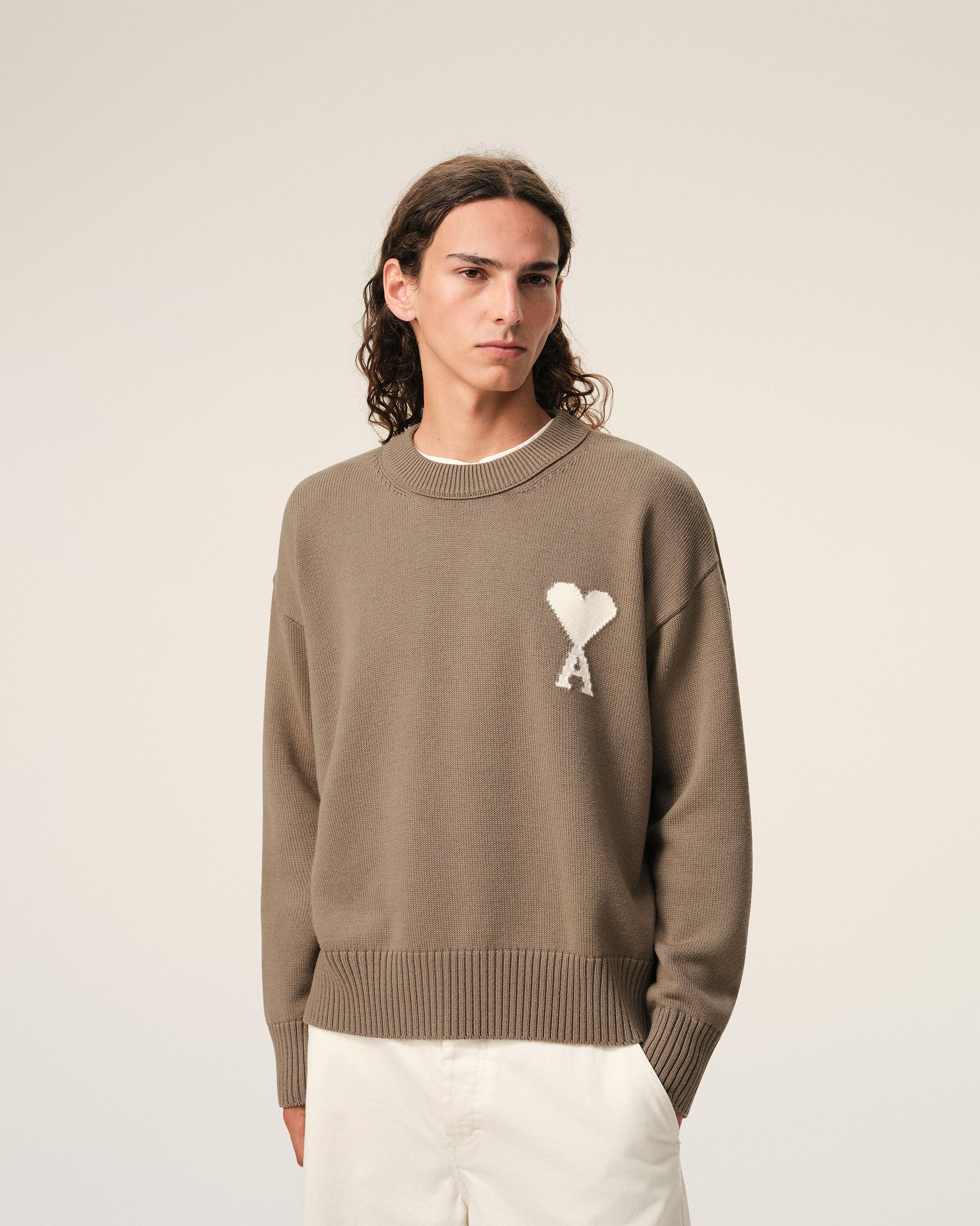 ami paris ニット　ベージュ CAMEL/RED Brown Wool Ami De Coeur Crewneck Sweater | AMI PARIS