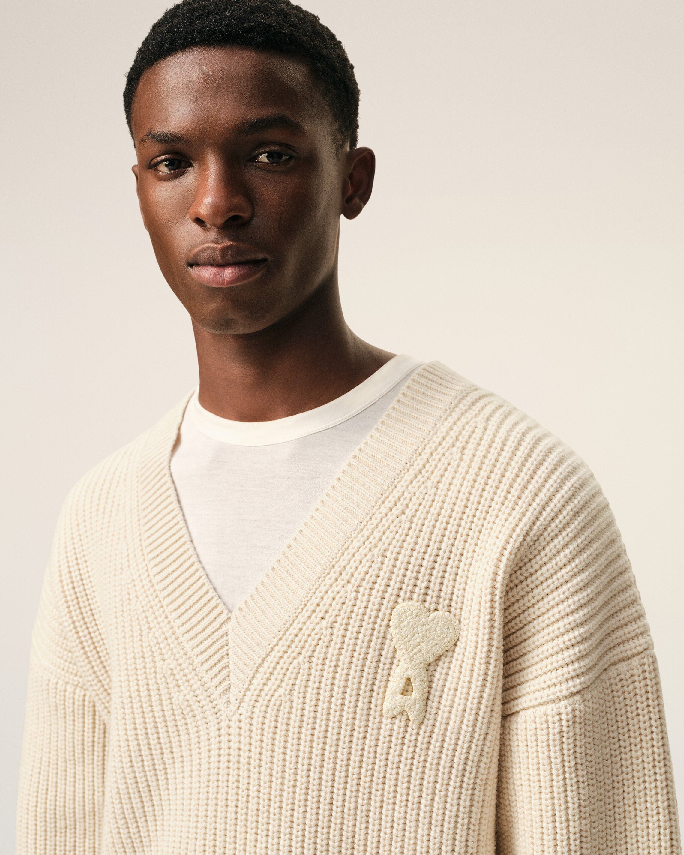 WHITE CREAM White Ribbed Wool V Neck Ami De Coeur Sweater | Ami Paris