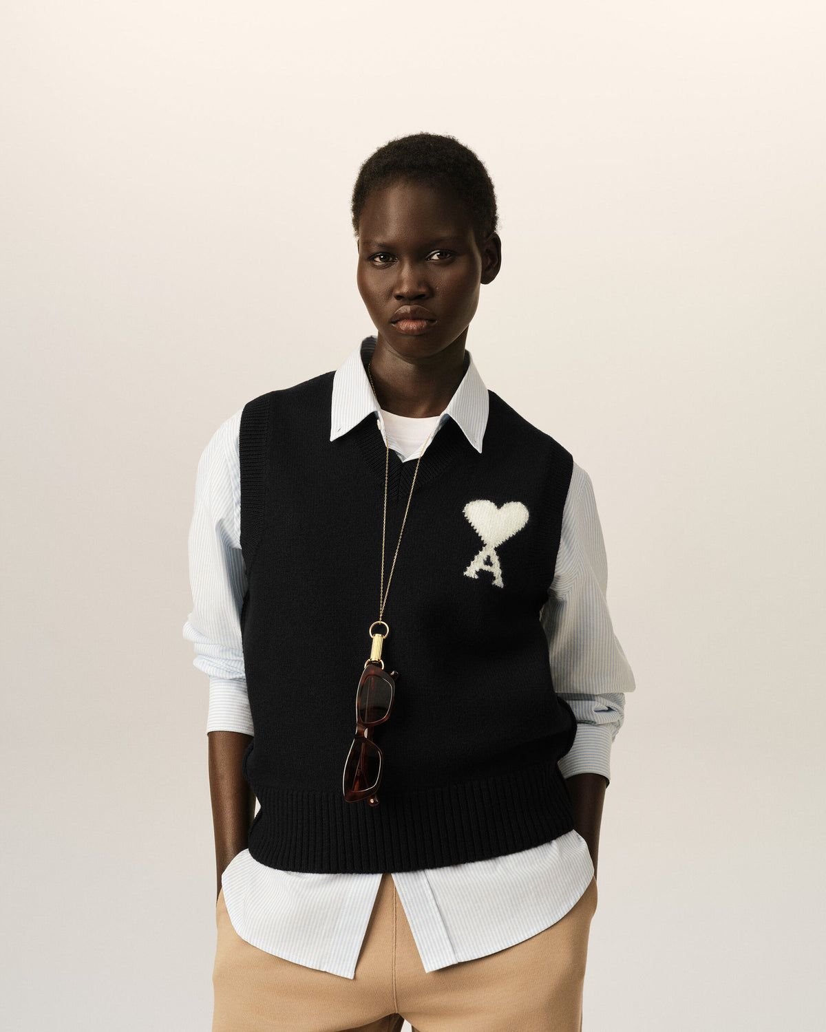 Black sleeveless wool sweater with Ami de Coeur - 9