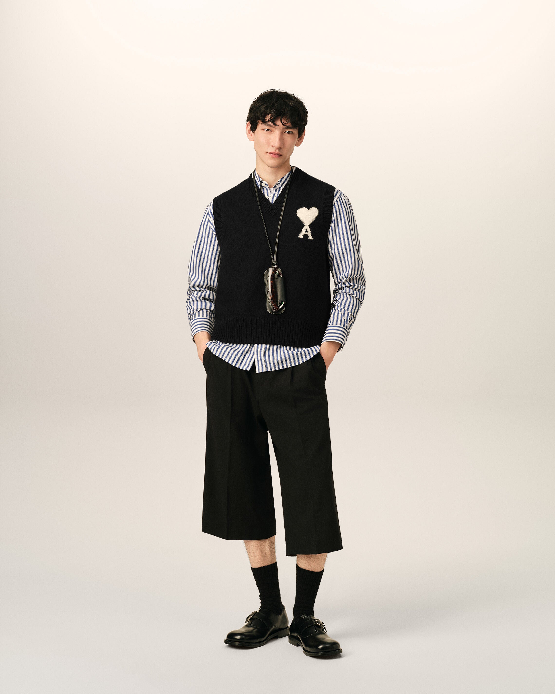 Black sleeveless wool sweater with Ami de Coeur - 3
