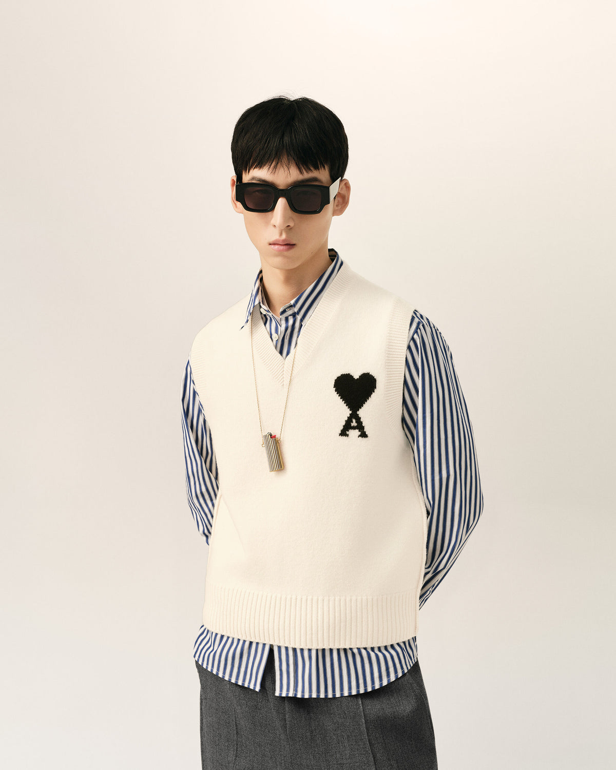 White sleeveless wool sweater with Ami de Coeur - 2
