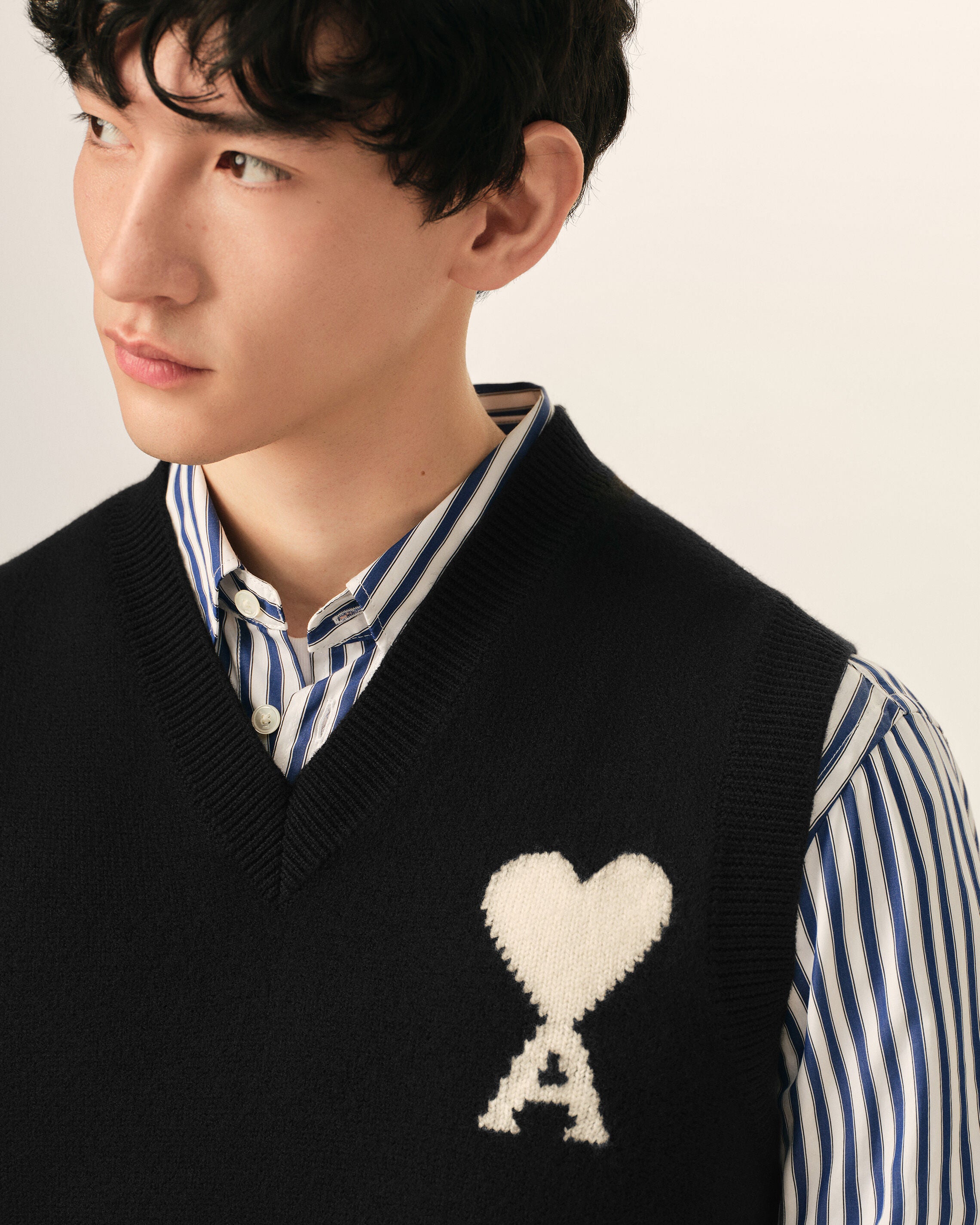 Black sleeveless wool sweater with Ami de Coeur - 4