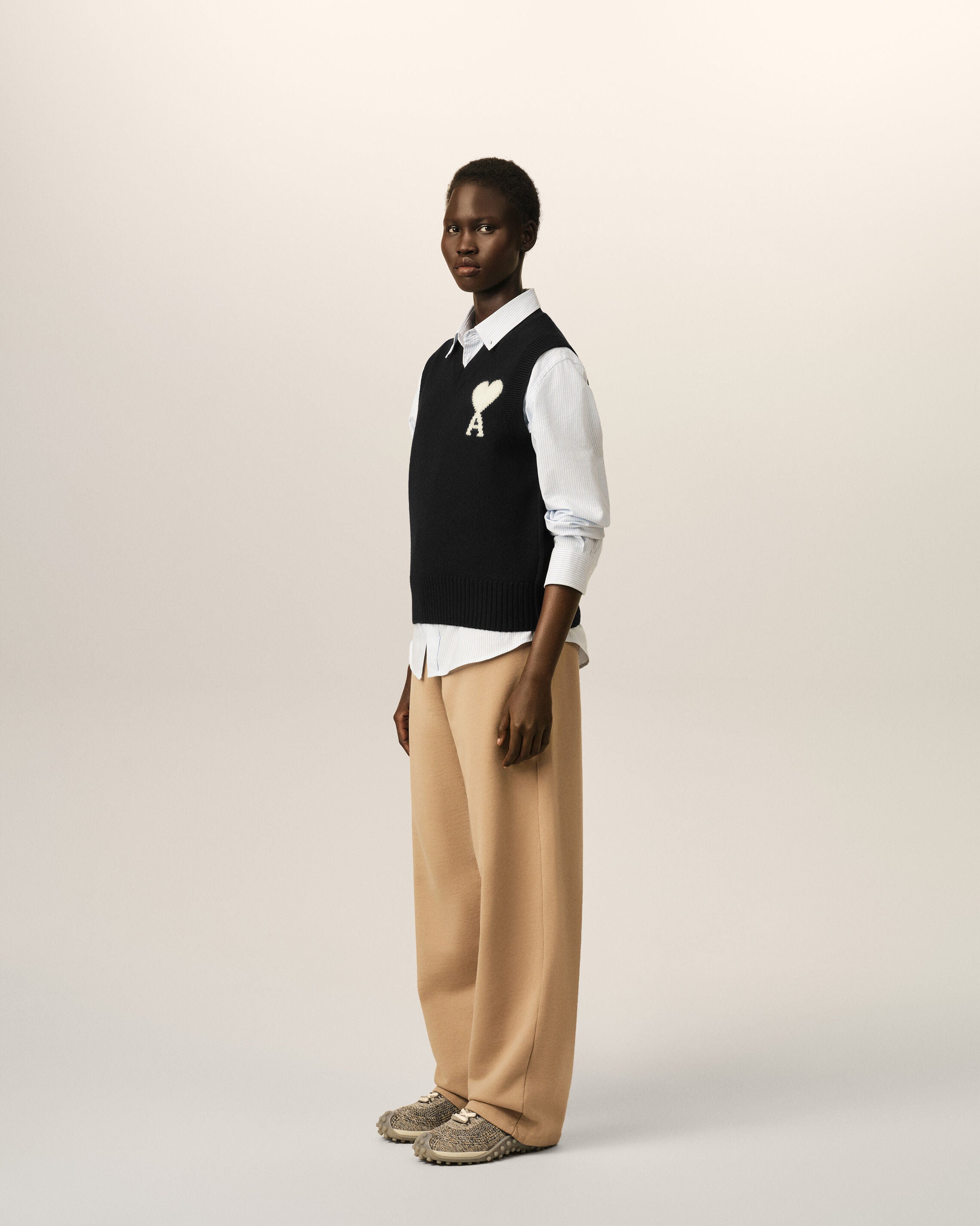 Black sleeveless wool sweater with Ami de Coeur - 13