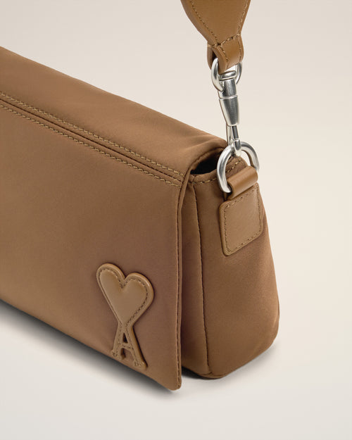 Bolso Marcel Lunch Box de lona de nailon marrón - 5 - Ami Paris