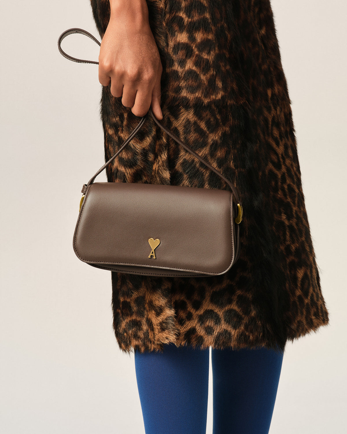 Brown cowhide leather Paris Paris shoulder bag - 8