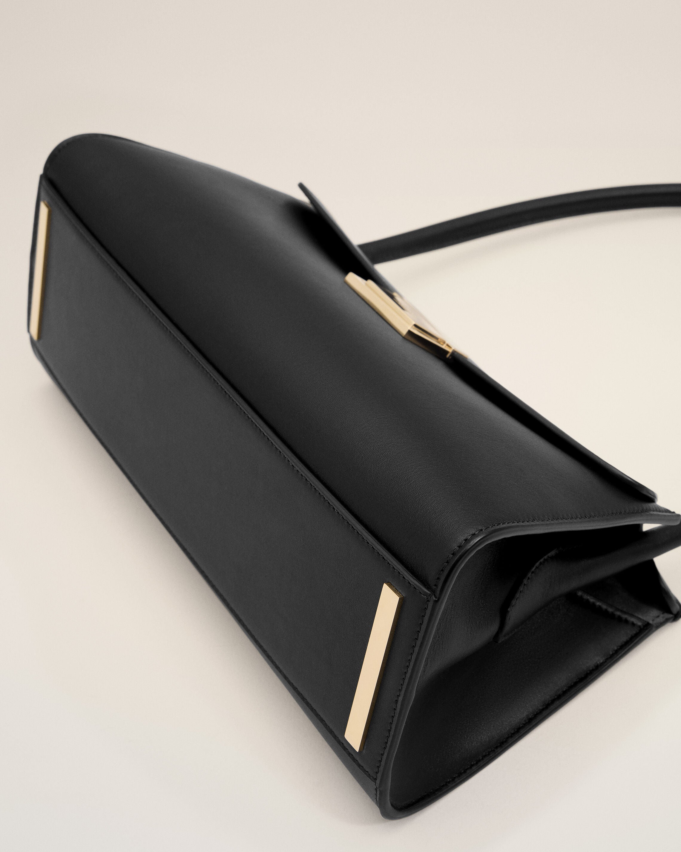 Bolso Mimi pequeño de piel de vaca negra - 12