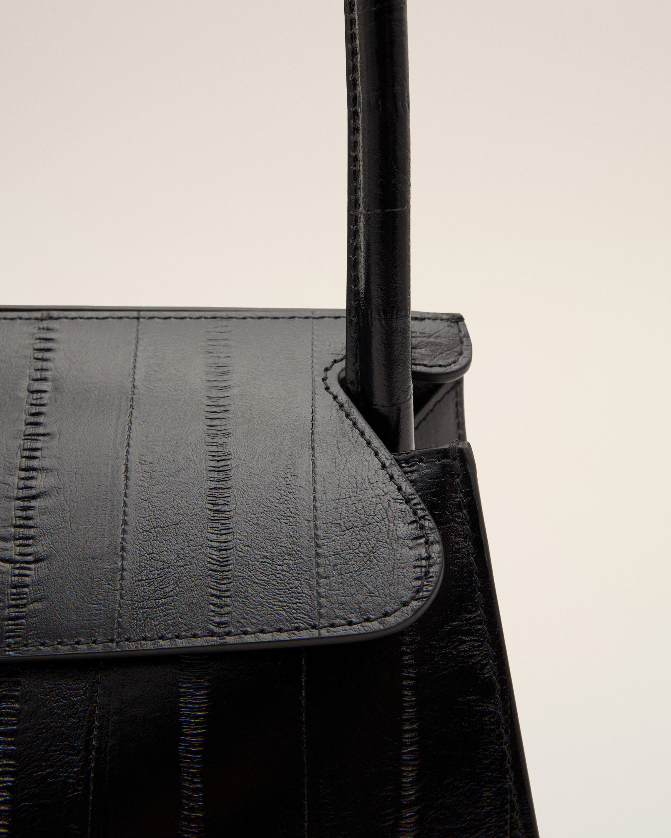 Bolso Mimi pequeño de piel de becerro negro - 12
