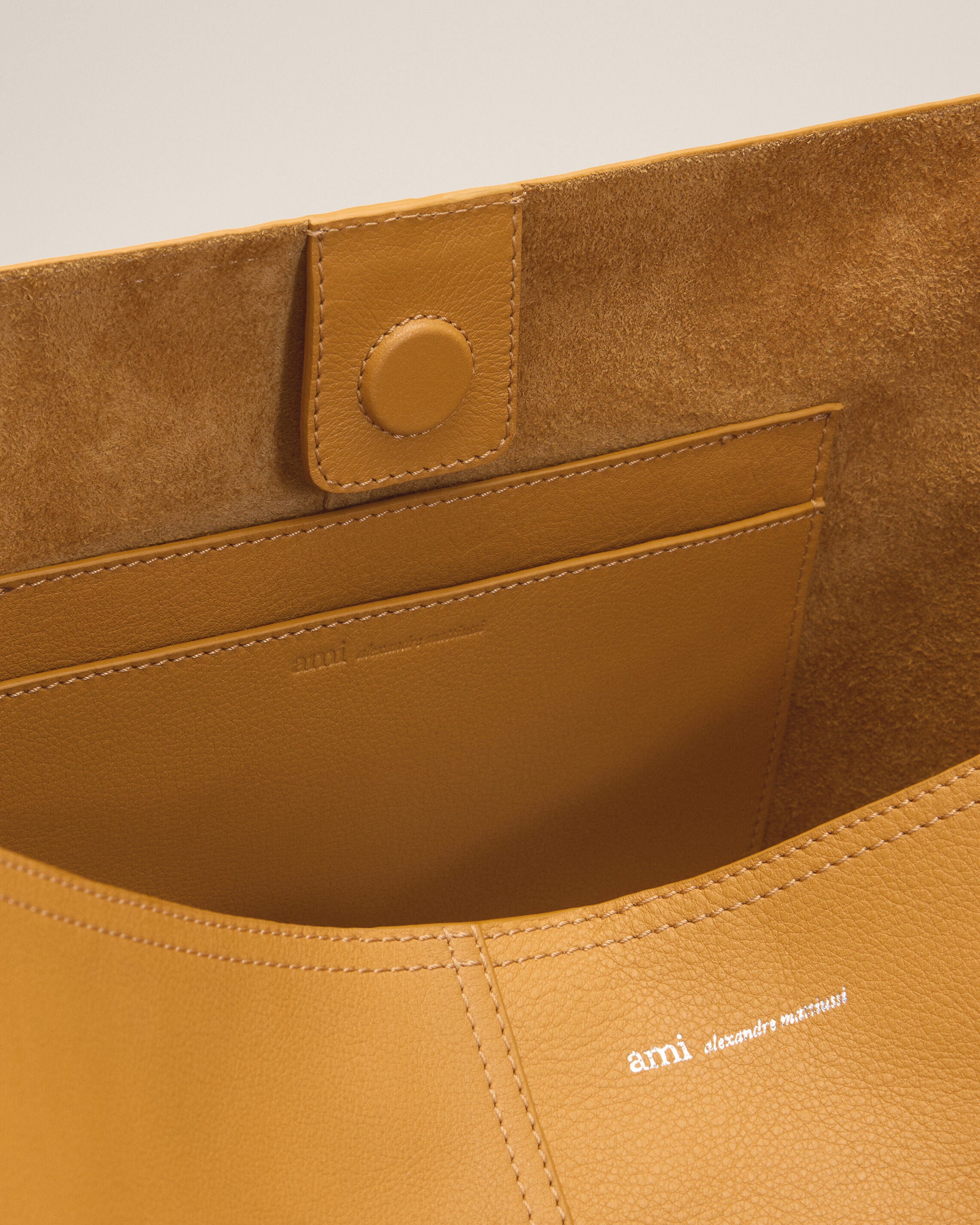 Sac Porte Croisé Etienne Jaune en Cuir De Taurillon - 6