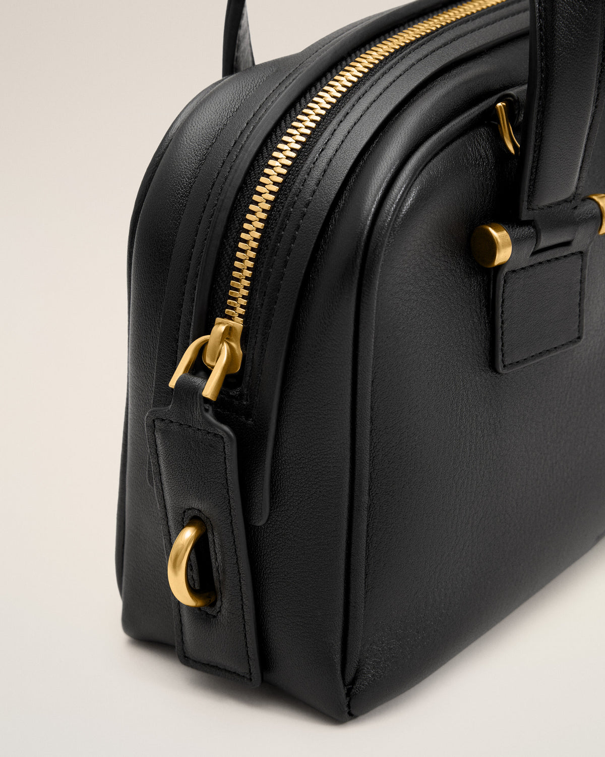 Georges Bowling Bag aus schwarzem Rindsleder - 14
