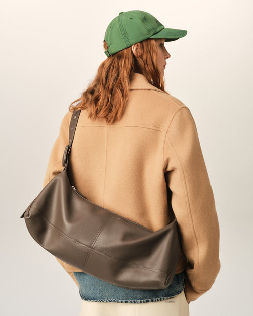 Petit sac crossbody Etienne marron en cuir de taurillon - Femme - 8 - AMI Paris - Ami Paris