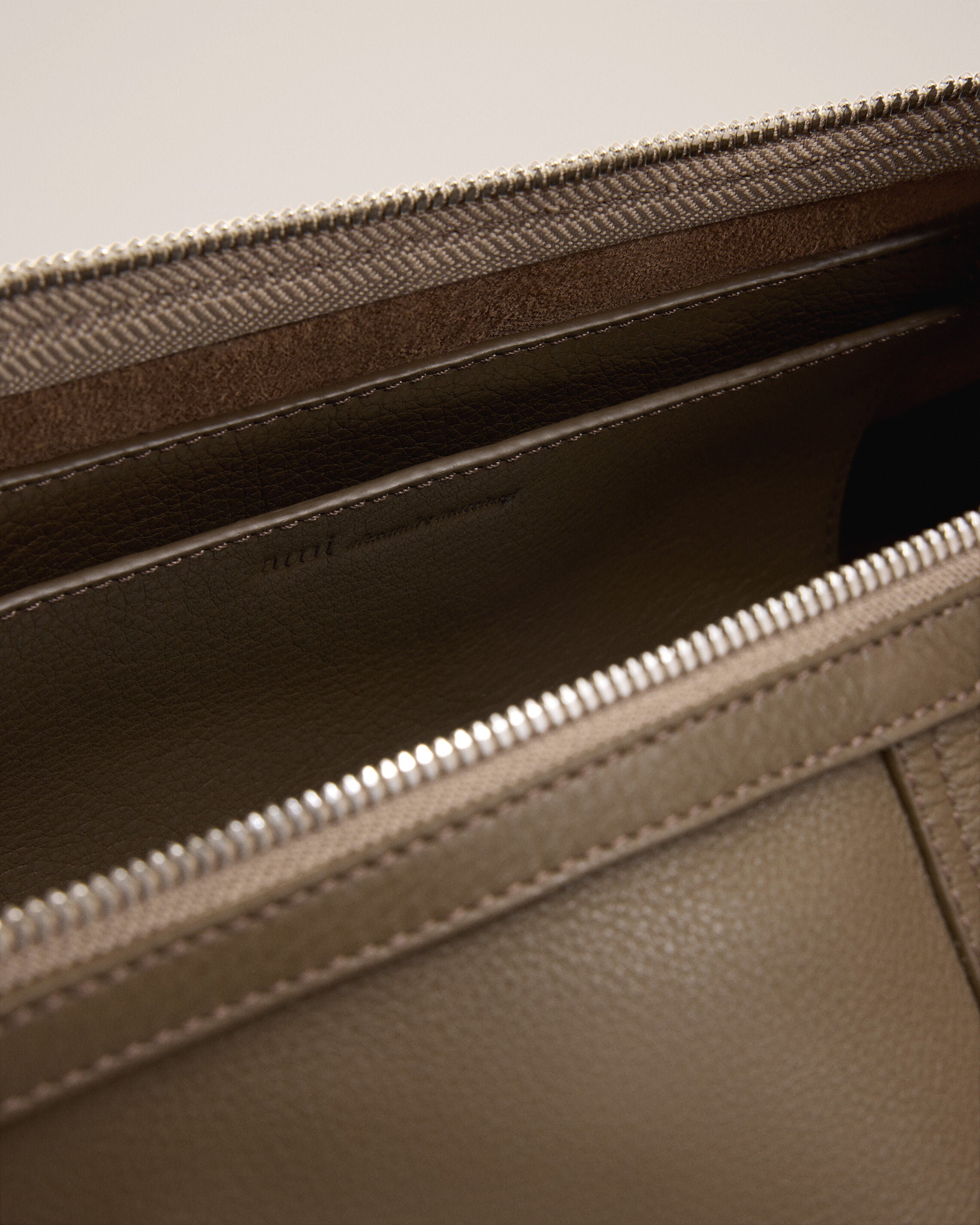 Petit sac crossbody Etienne marron en cuir de taurillon - 6