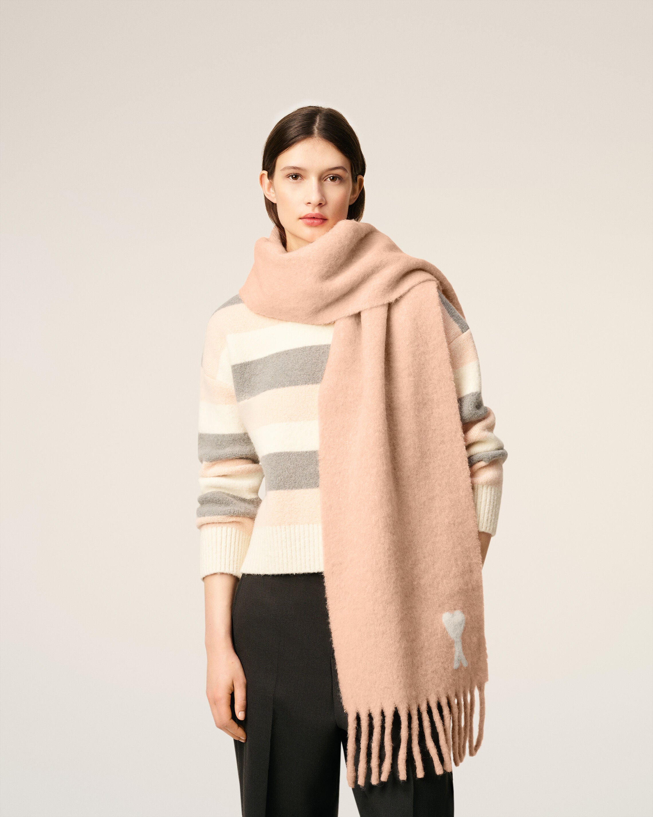 AMI DE COEUR ウール フリンジスカーフ ホワイト 楽天市場】AMI PARIS アミパリス De Coeur Scarf マフラー