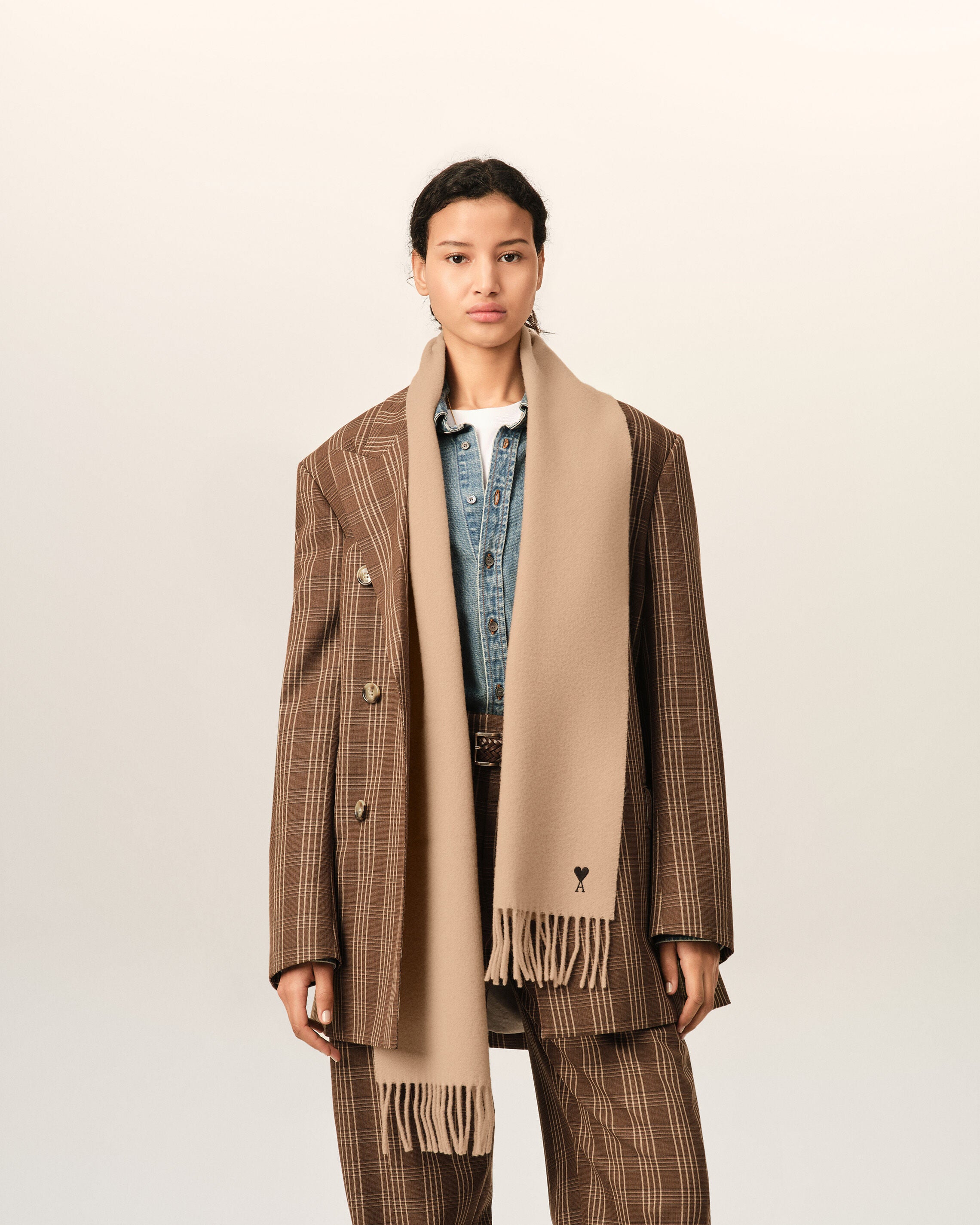 Beige wool scarf with Ami de Coeur - 5