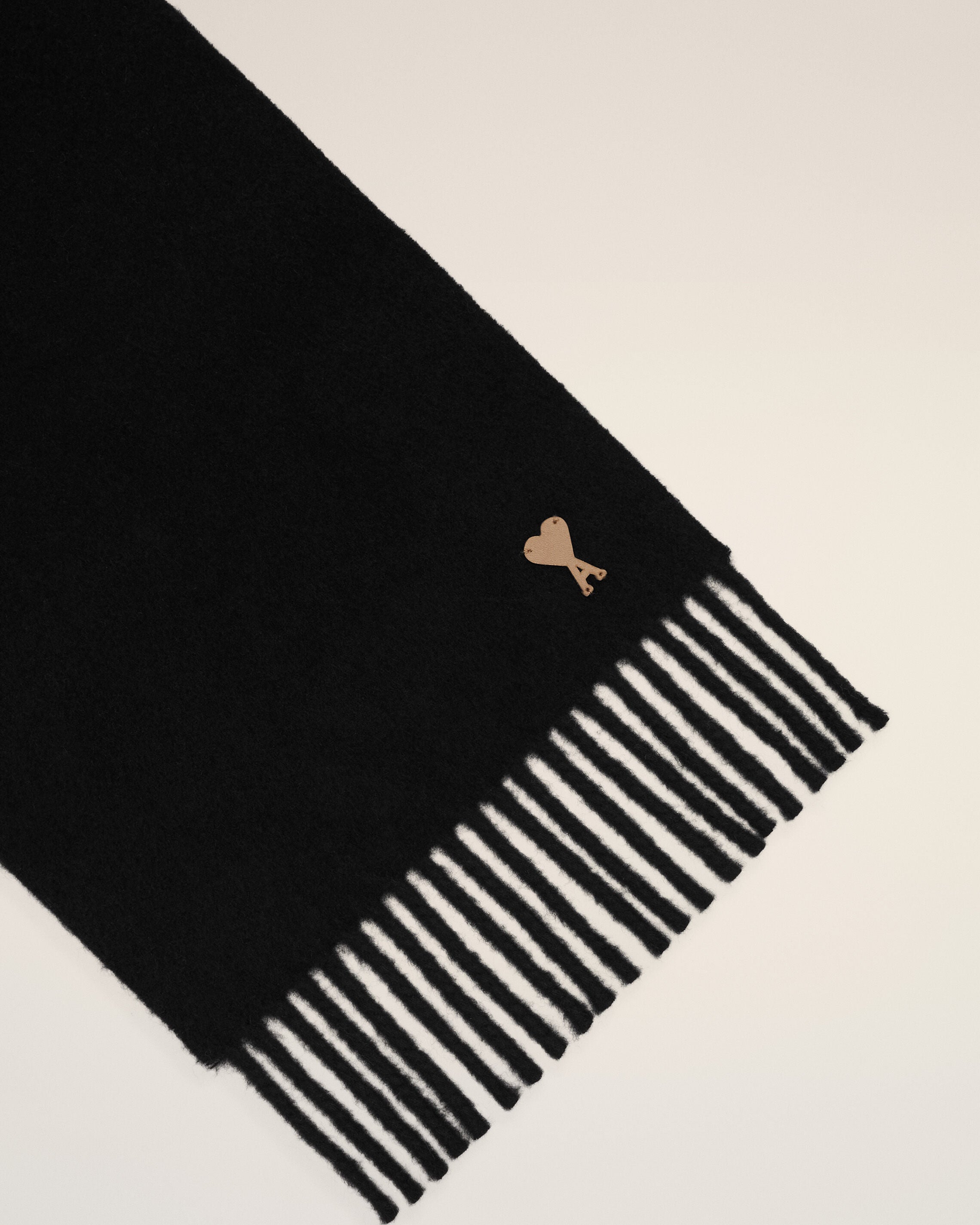 Black wool scarf with Ami de Coeur patch - 3