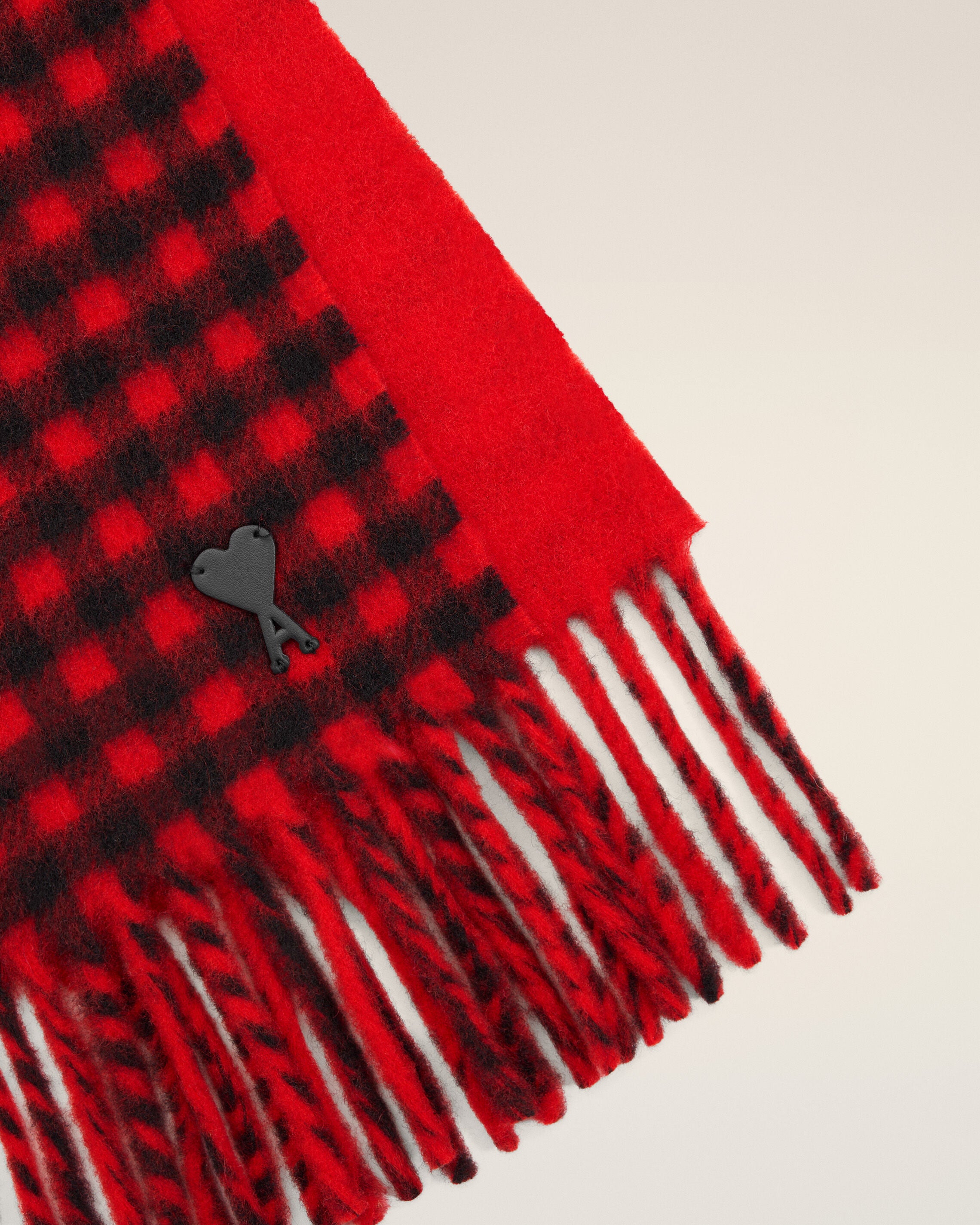 Red checkered wool scarf with Ami de Coeur - 3