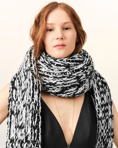 Bicolor black and white wool knit scarf - Woman - 5 - AMI Paris - Ami Paris