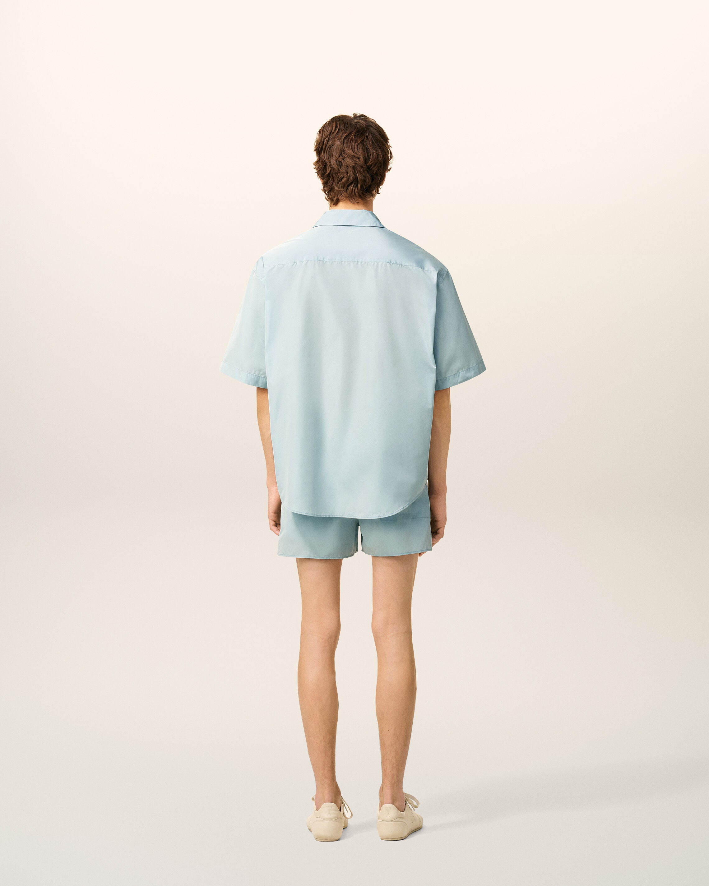 ブルー タフタ ショートスリーブ ボクシー シャツ スカイ | AMI PARIS