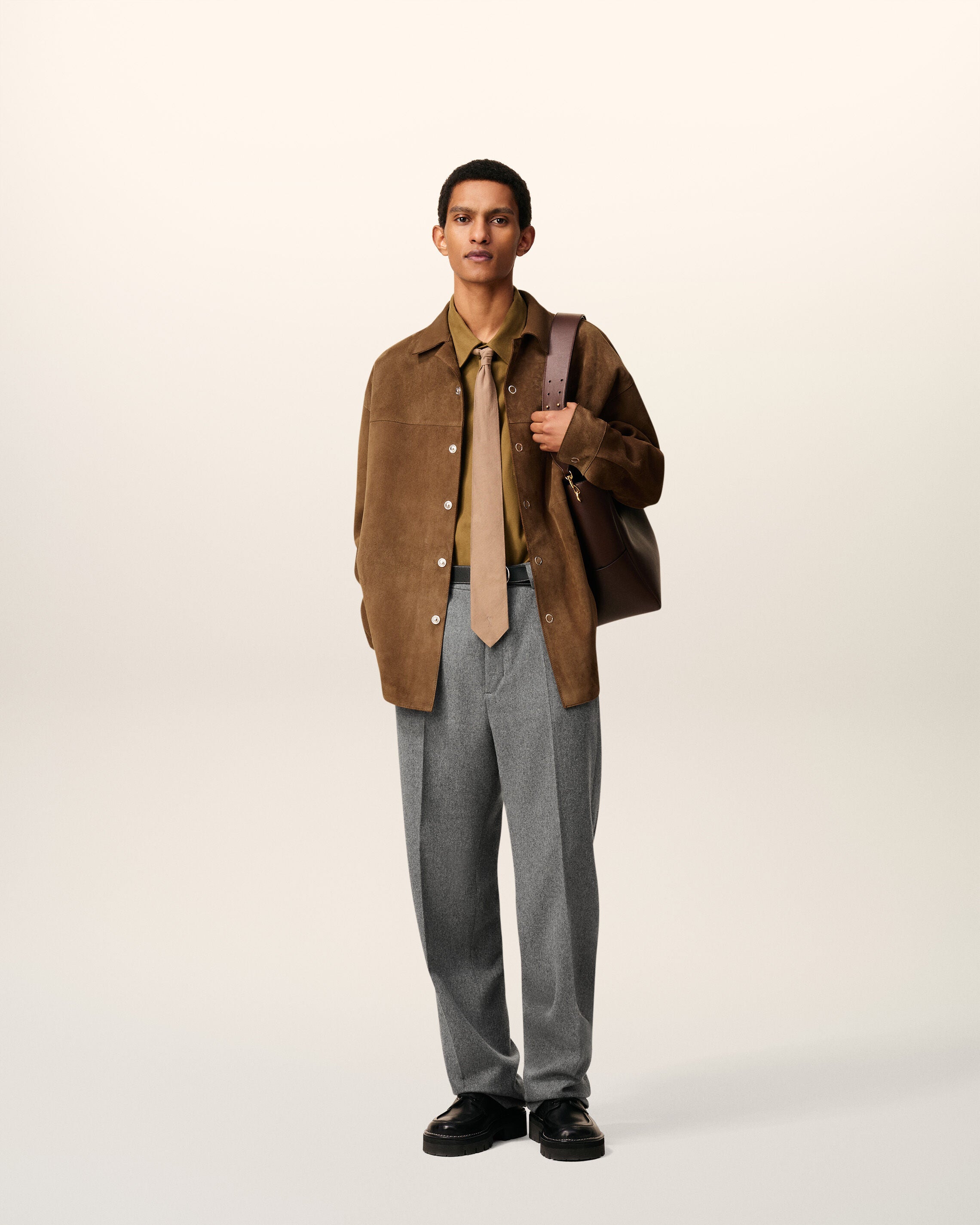 ブラウン レザー オーバーシャツ ヘーゼルナッツ | AMI PARIS
