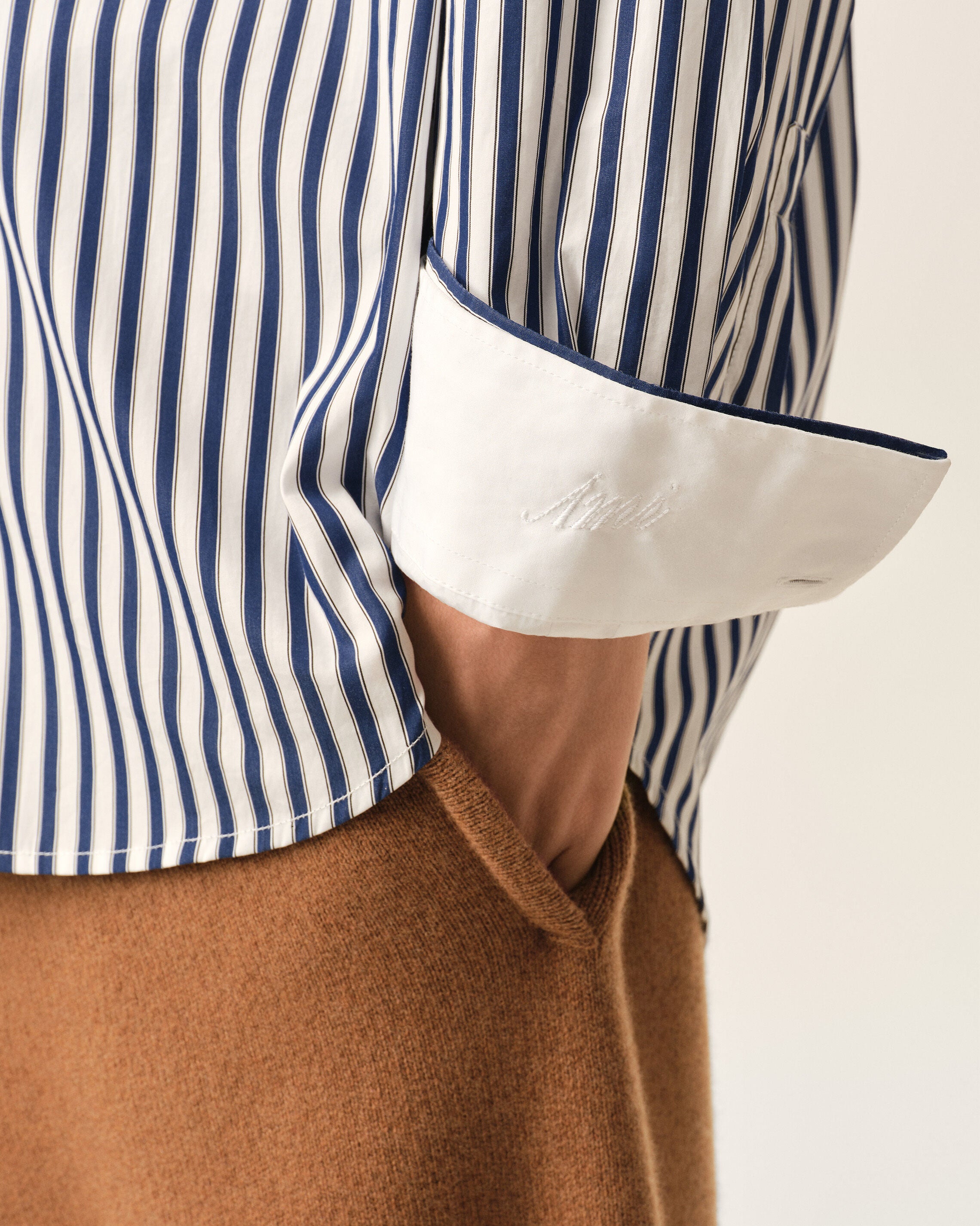 Camisa de algodón azul a rayas anchas con cuello desmontable - 4