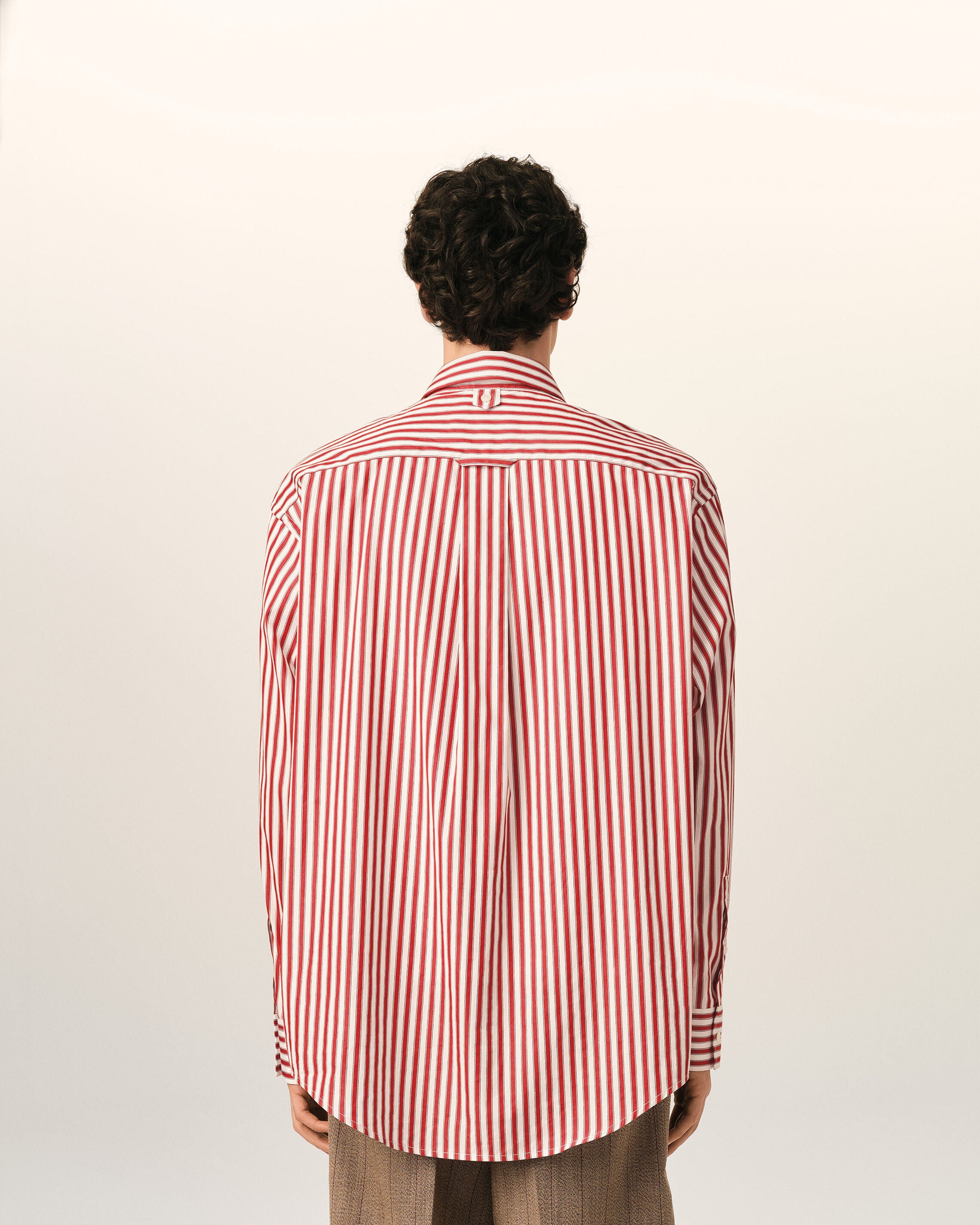 Camisa amplia de rayas rojas con Ami de Cœur en relieve - 5