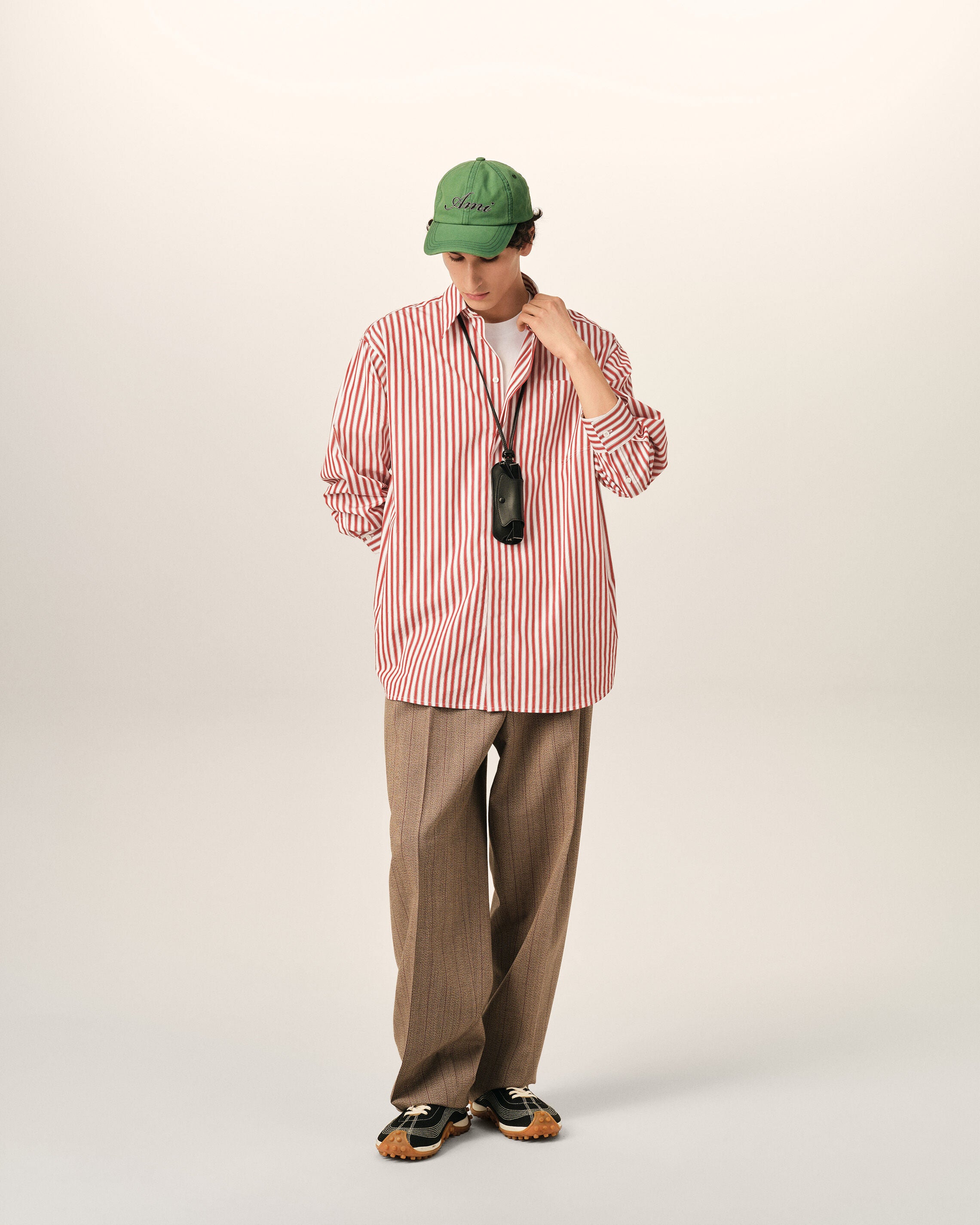 Camisa amplia de rayas rojas con Ami de Cœur en relieve - 3