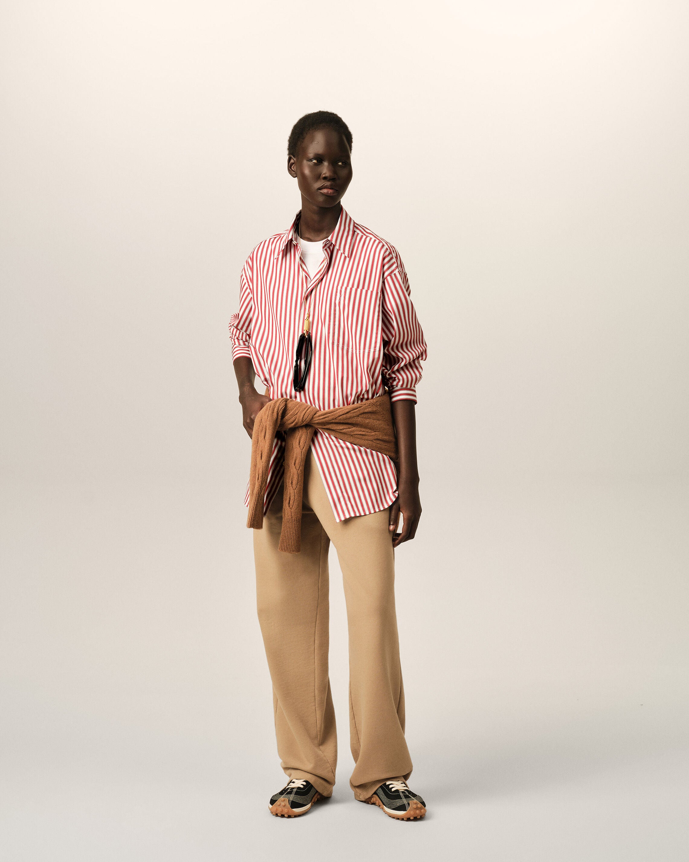 Camisa amplia de rayas rojas con Ami de Cœur en relieve - 10