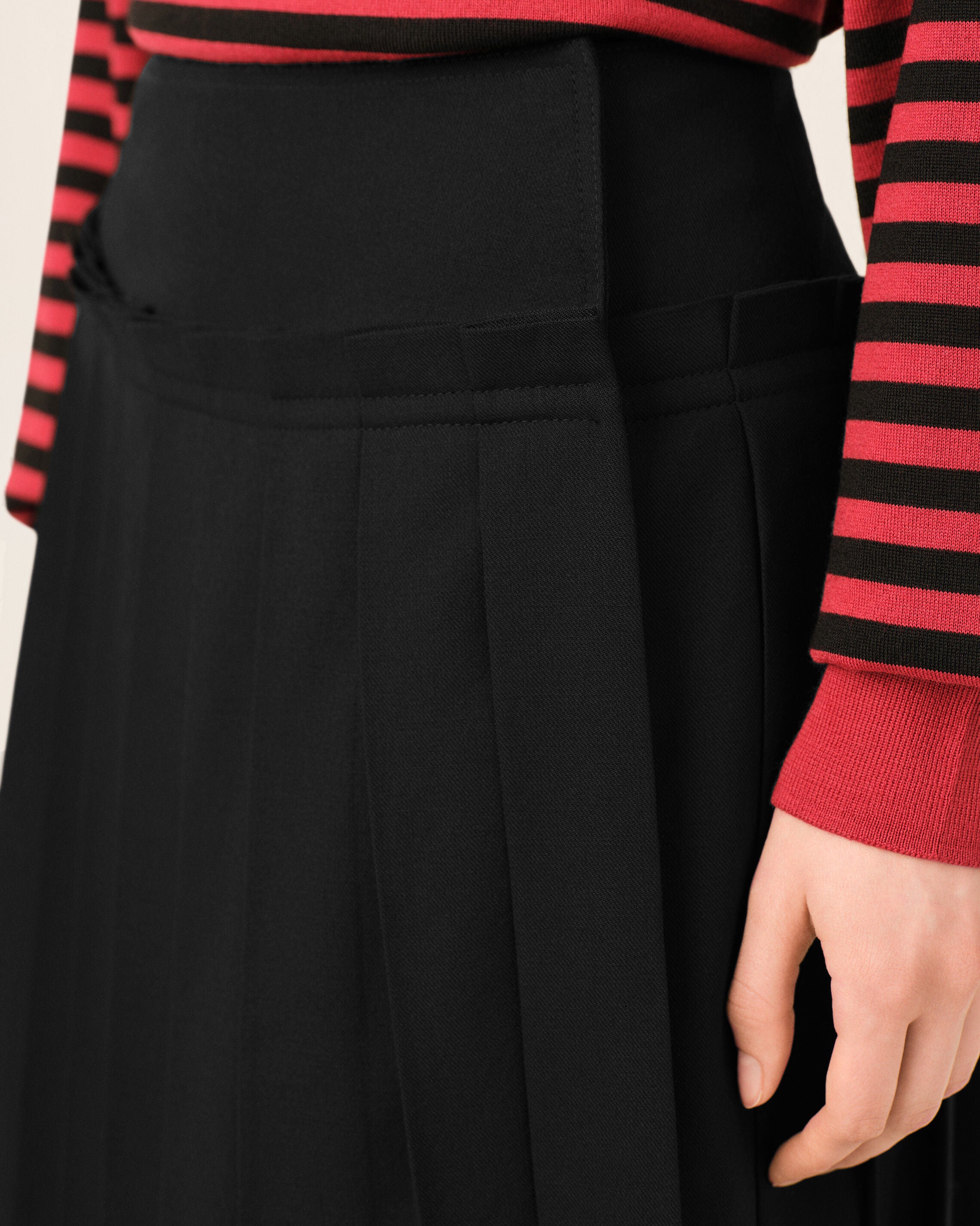 Black midi pleated woolskirt - 11