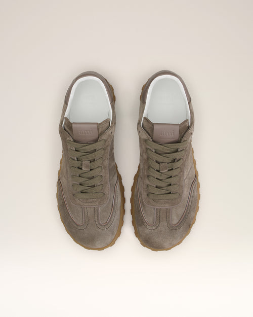 Step Low-Top-Sneaker aus beigefarbenem Leder - 5 - Ami Paris