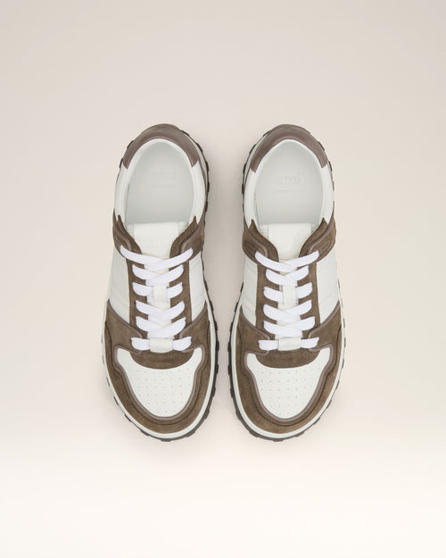 Baskets Walk Basses Blanches En Cuir - Femme - 8 - AMI Paris - Ami Paris