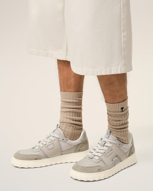 Sneakers A Walk grises en Cuir De Vachette - 1 - Ami Paris