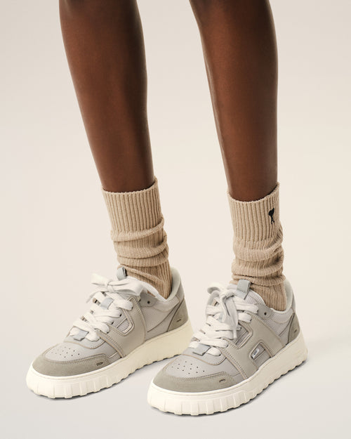                                 Sneakers A Walk grises en Cuir De Vachette - 3                             - Ami Paris