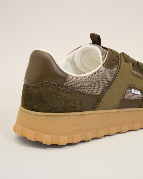 A Walk Low-Top-Sneaker aus grünem Glattleder - 5 - Ami Paris