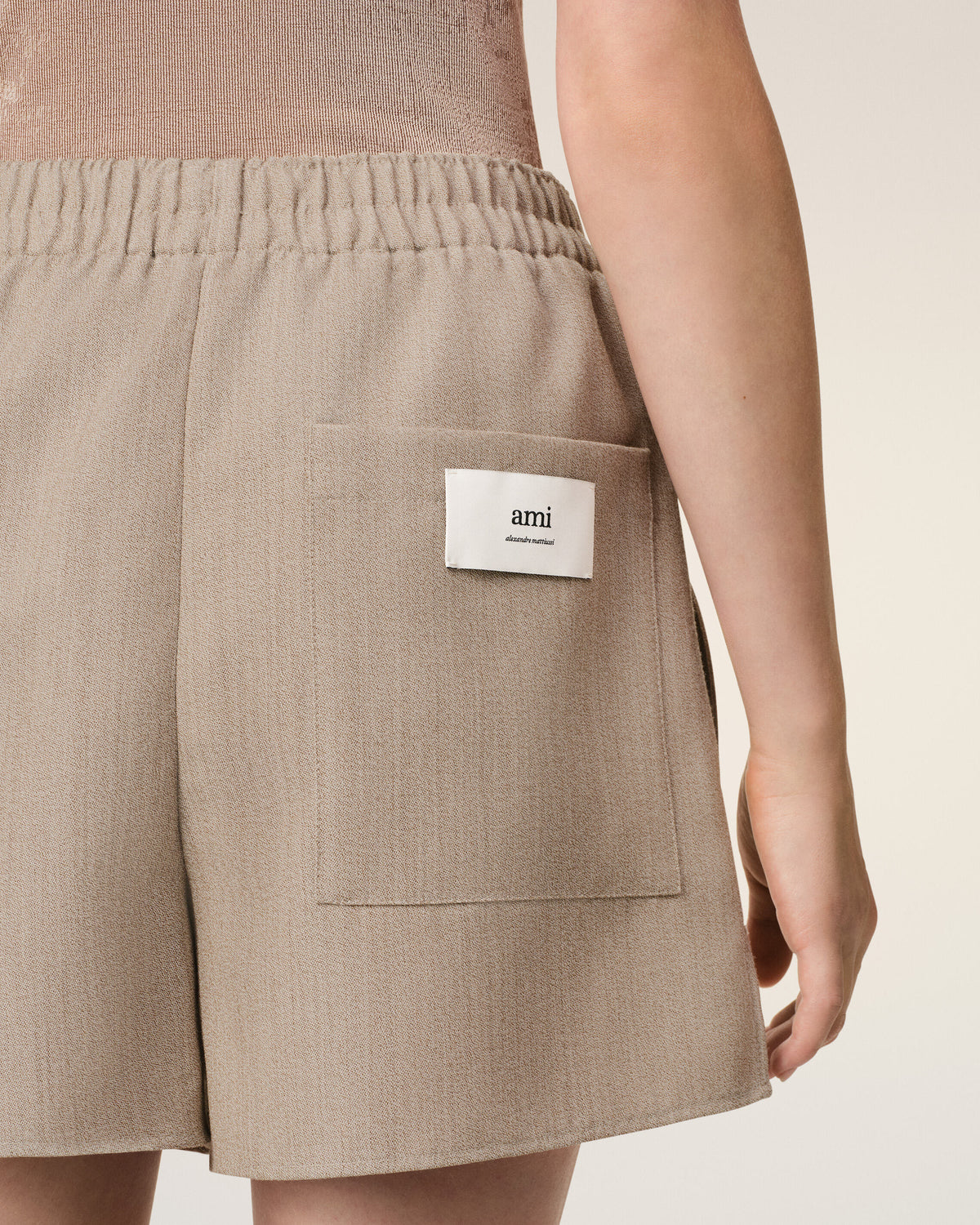 Short Beige Court Elastiqué En Laine - 11
