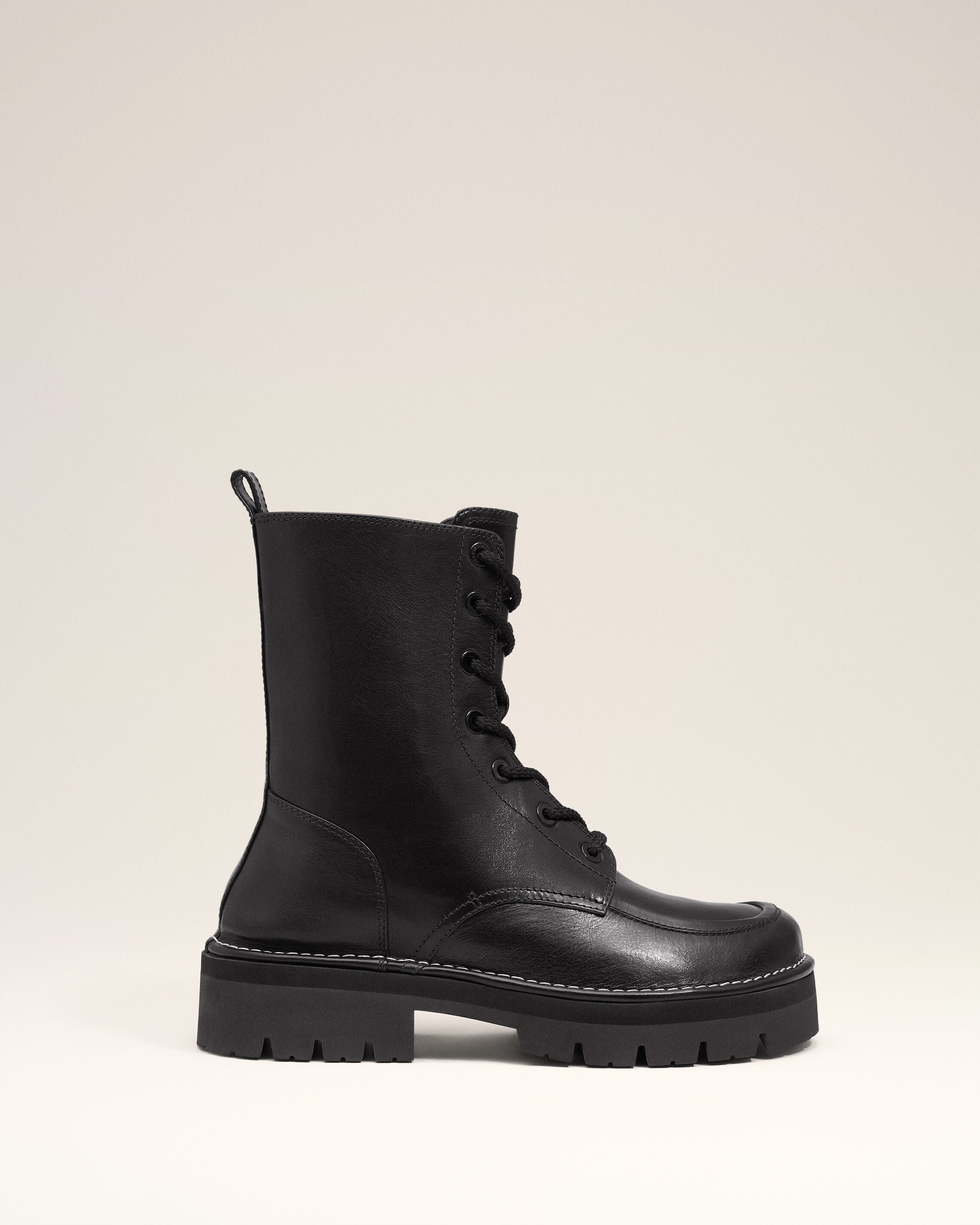 BLACK Black Leather Anatomical Toe Laced Up Boots | AMI PARIS