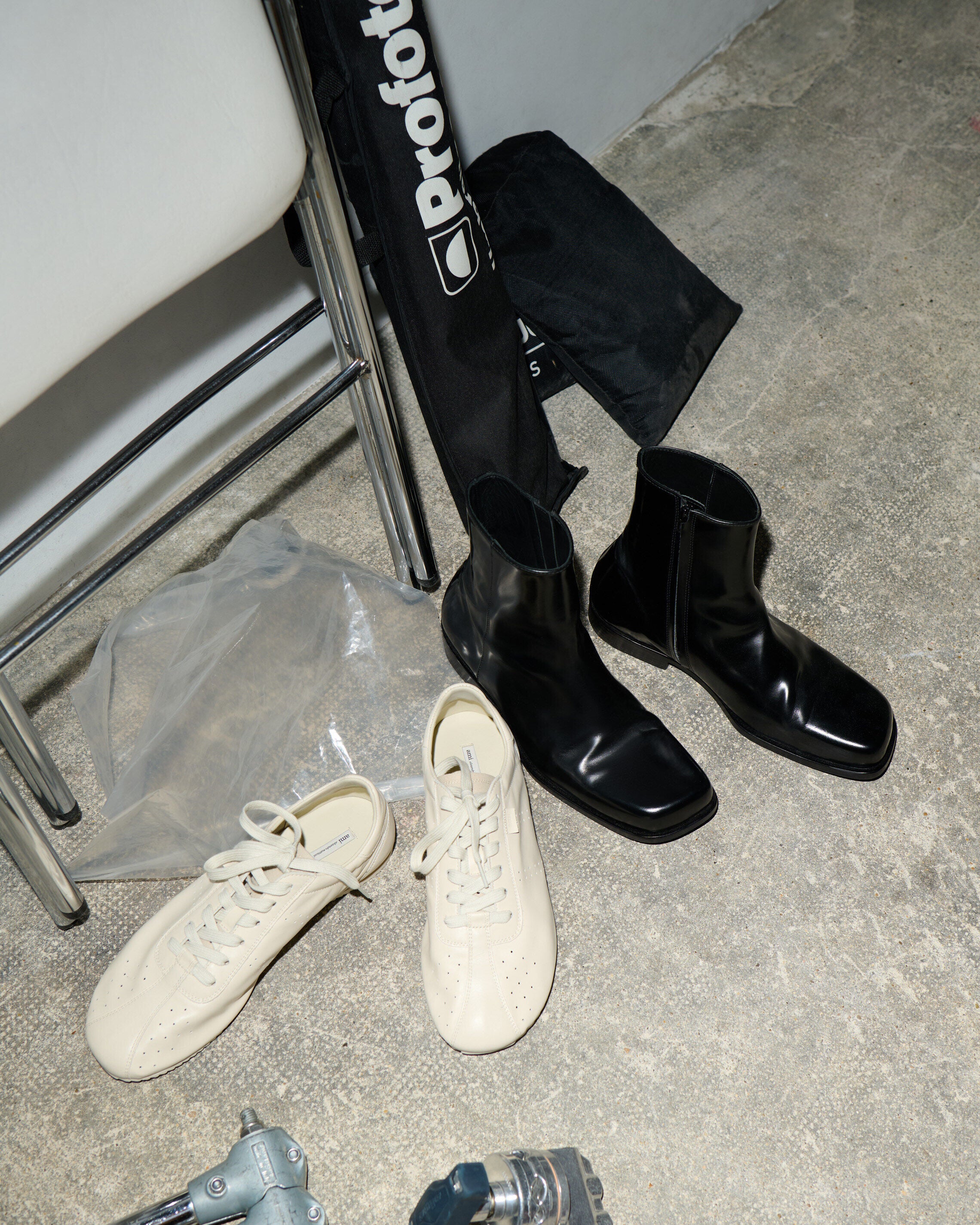 BLACK Black Cow Leather Ankle Boots | Ami Paris