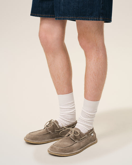 Zapatos náuticos de piel de vaca gris - 1 - Ami Paris
