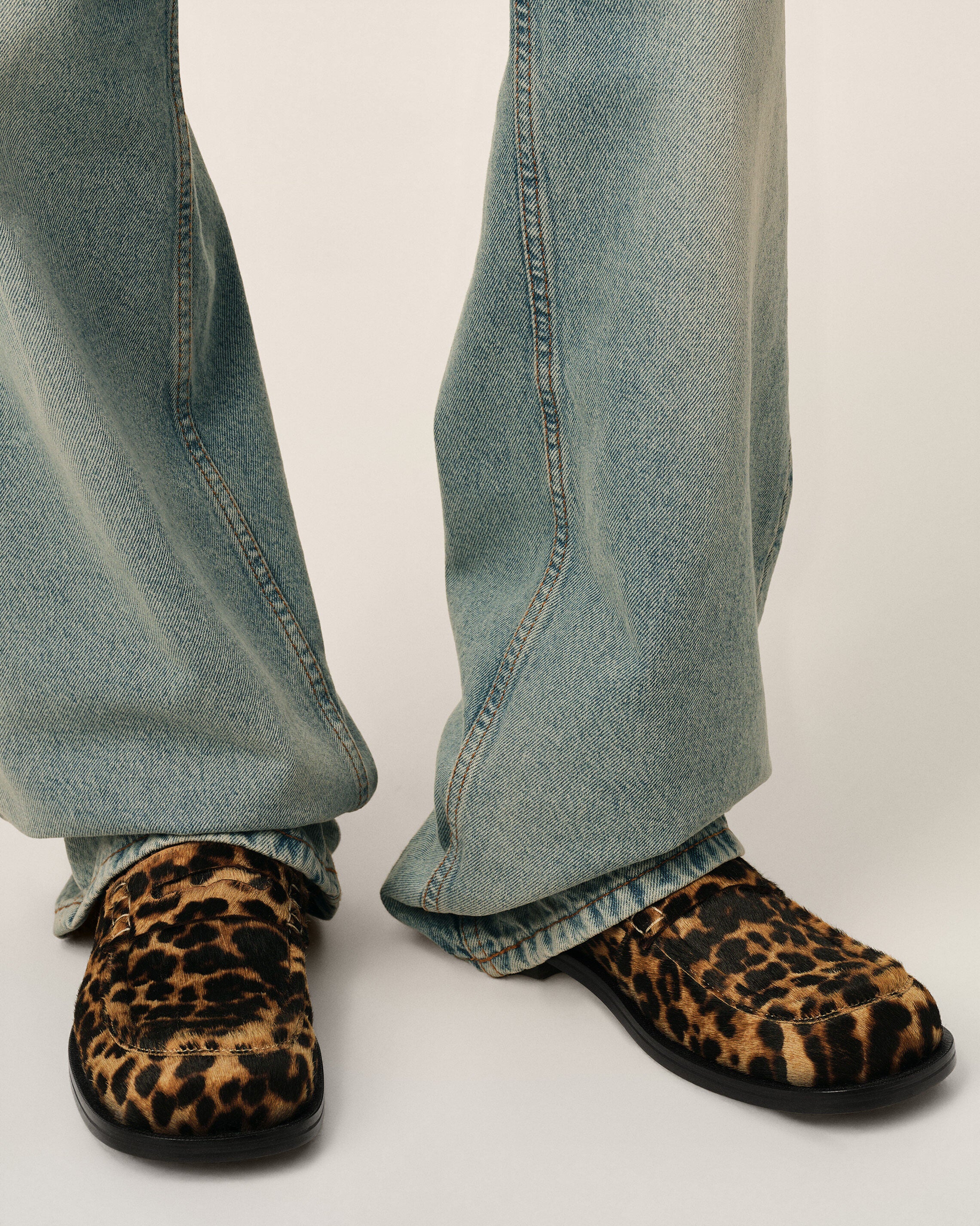 Leopard print cowhide leather loafers - 2