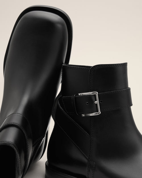 Stiefeletten aus schwarzem Leder mit Schnalle - Herren - 5 - AMI Paris - Ami Paris