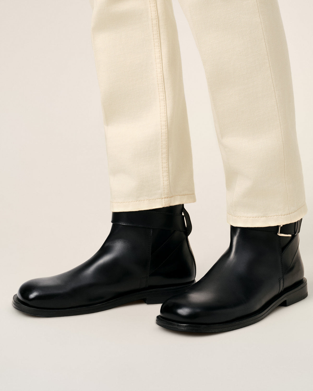 Black buckle cow leather boots - 2