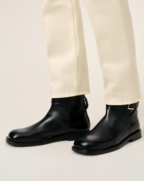 Stiefeletten aus schwarzem Leder mit Schnalle - Herren - 2 - AMI Paris - Ami Paris