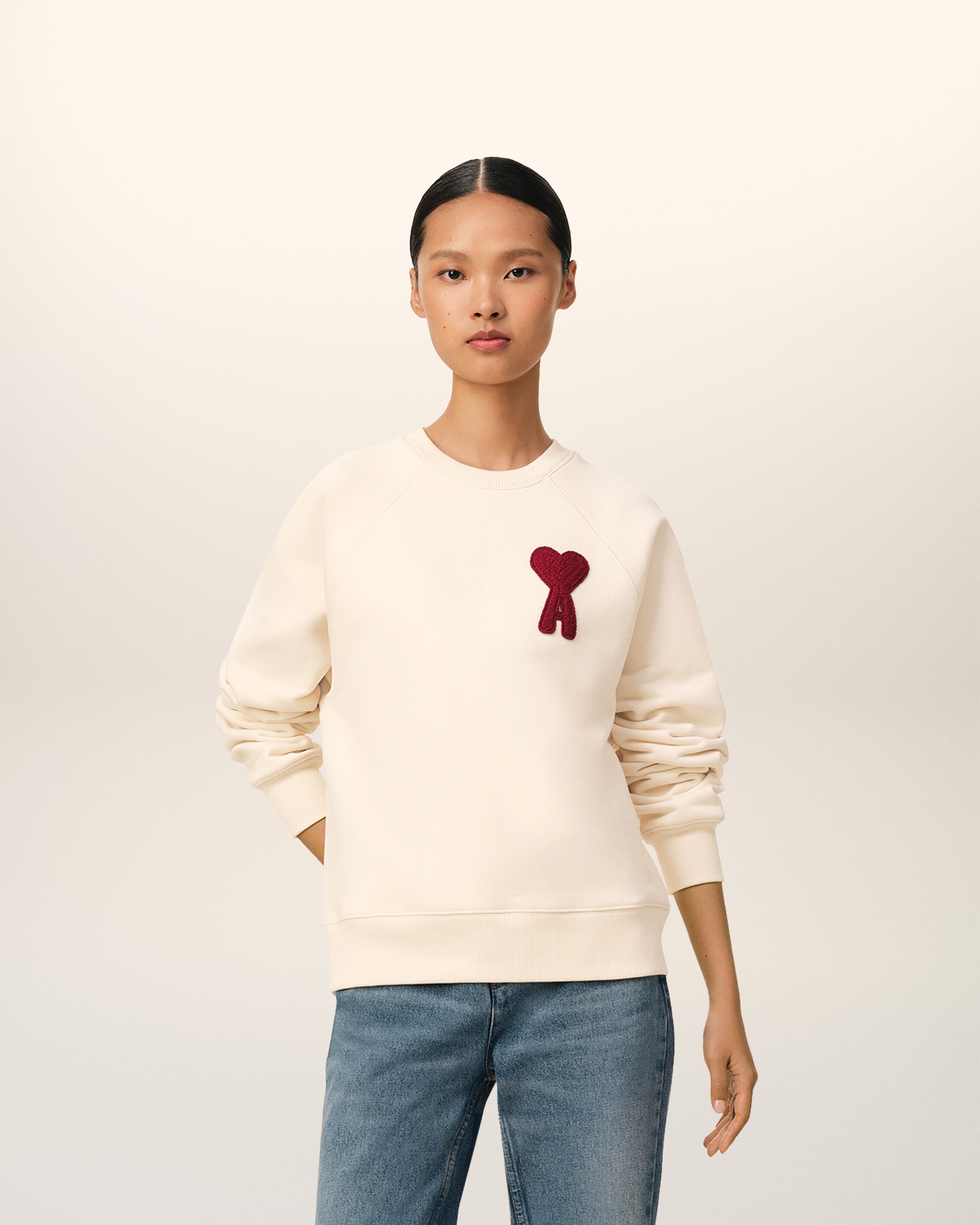WHITE CREAM Ami de Coeur Patch Sweatshirt | AMI PARIS