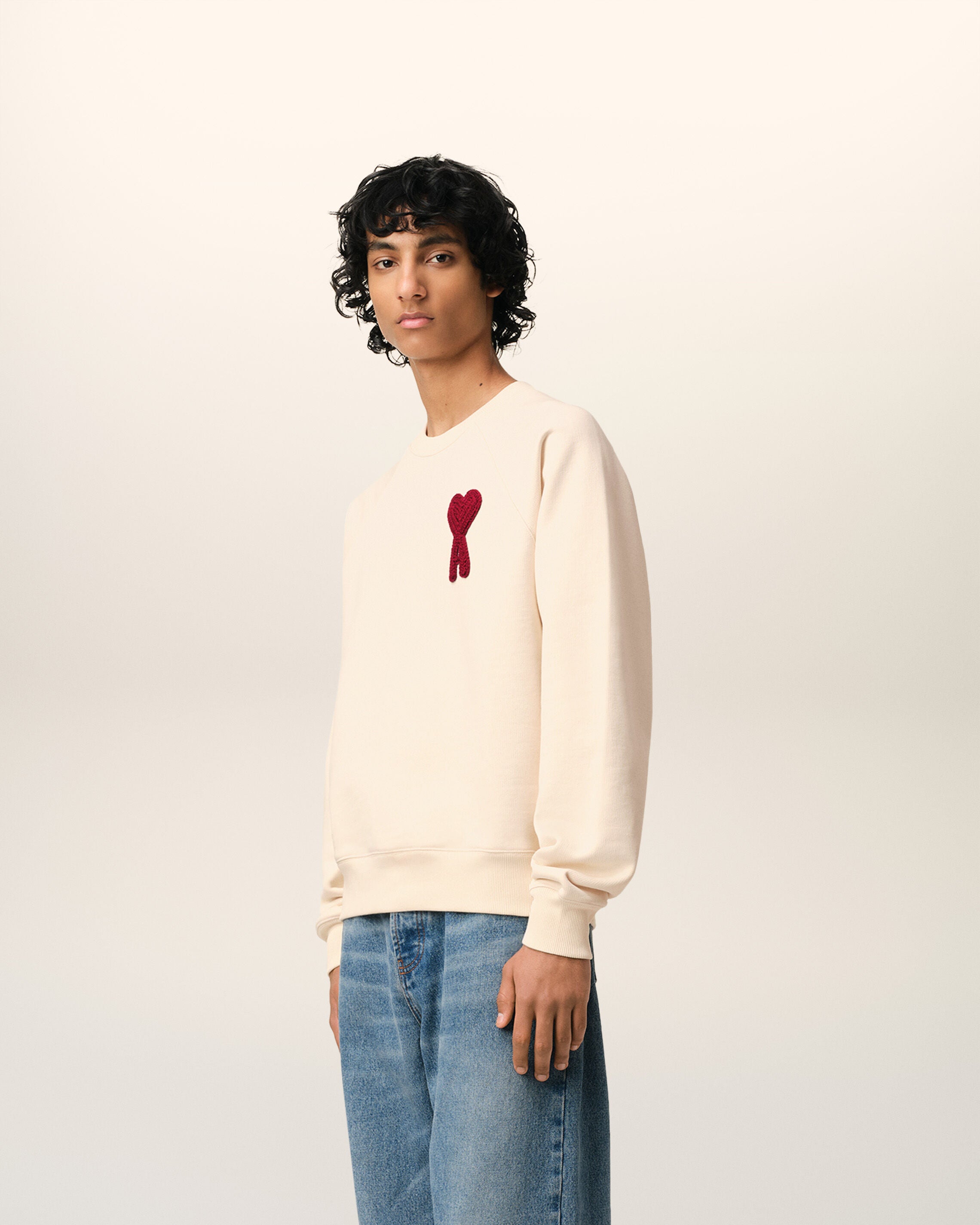 WHITE CREAM Ami de Coeur Patch Sweatshirt | AMI PARIS