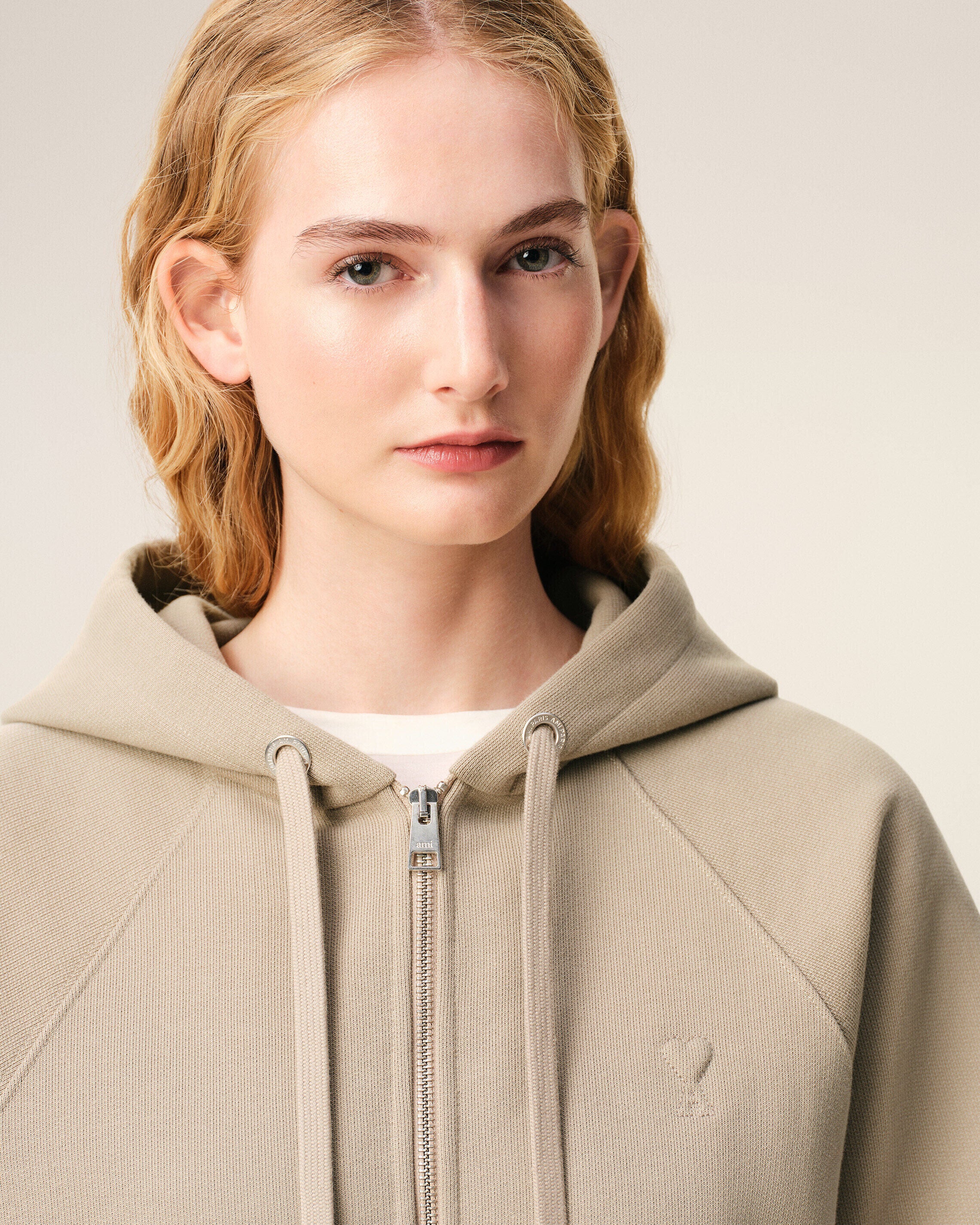 Beige Cotton Embossed Ami De Coeur Zipped Hoodie - 10