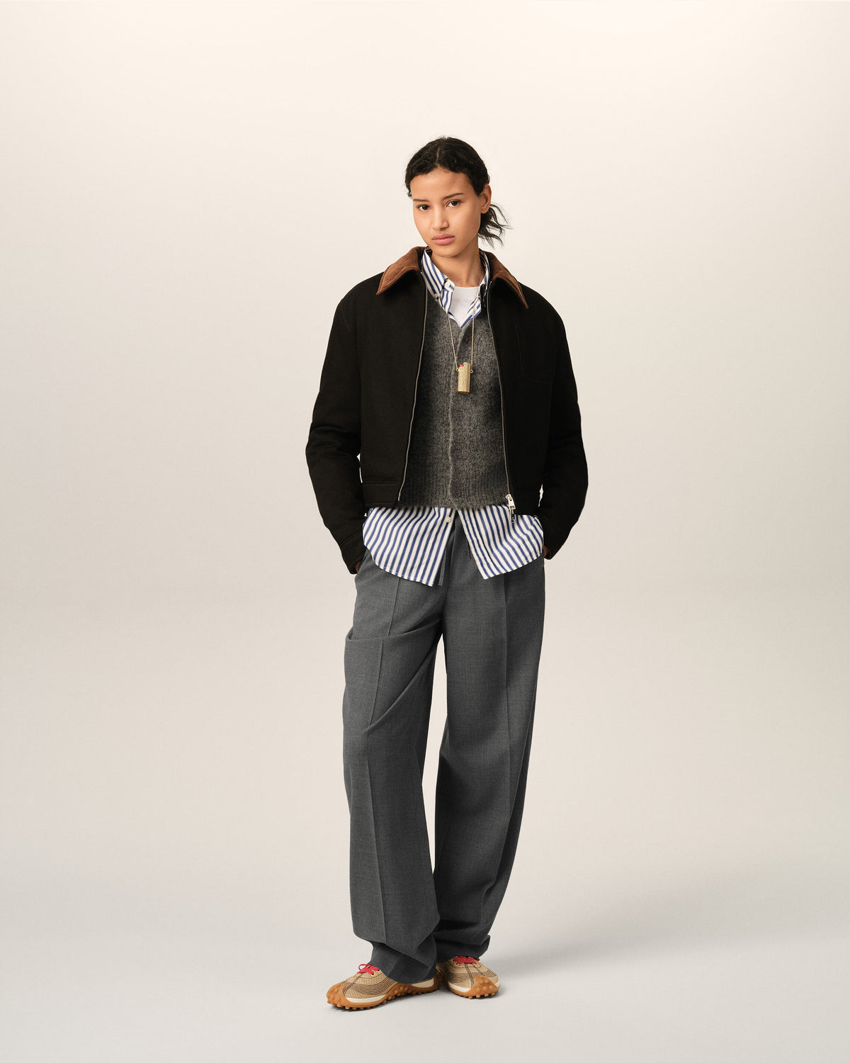 Pantalon gris en laine taille élastiquée - 9