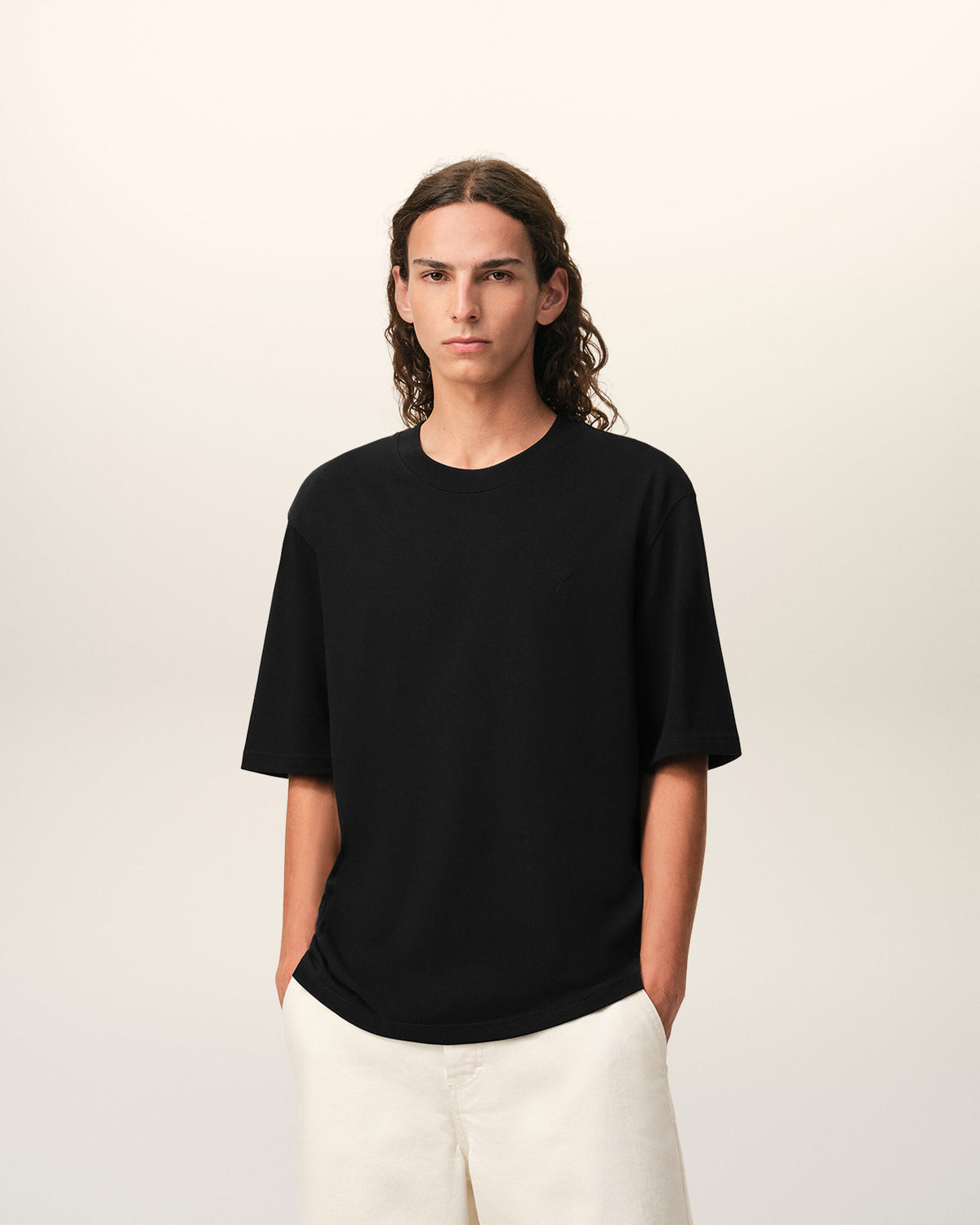 Black cotton t-shirt with embossed Ami de Coeur - 2