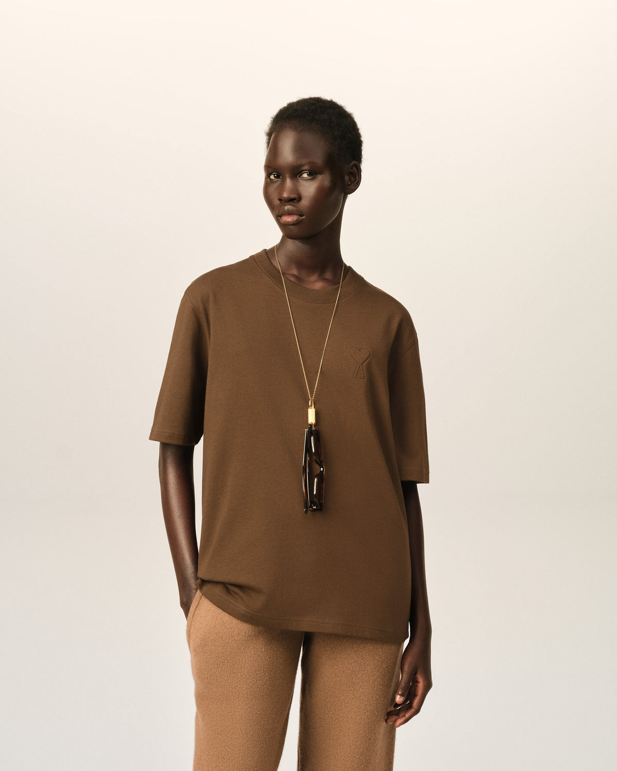Brown cotton t-shirt with embossed Ami de Coeur - 8
