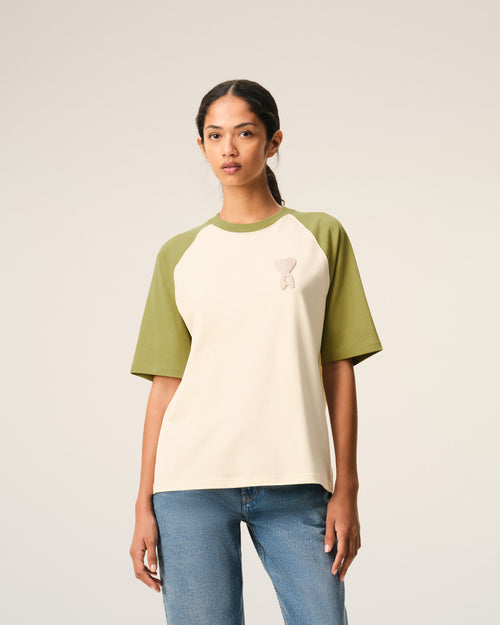 Weiß-grünes Baumwoll-T-Shirt mit gestricktem Ami De Coeur Aufnäher - 9 - Ami Paris